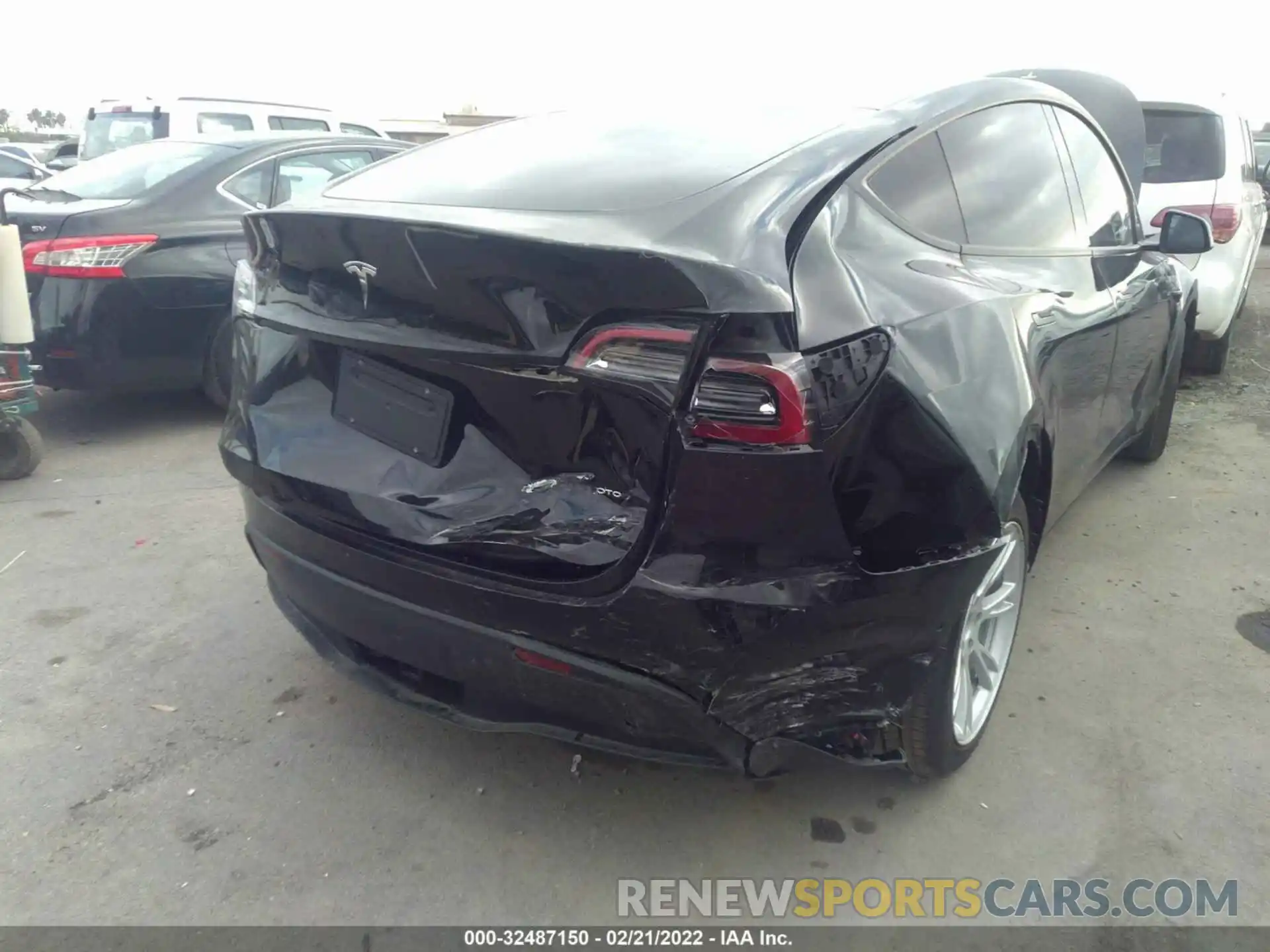 6 Photograph of a damaged car 7SAYGAEE0NF346604 TESLA MODEL Y 2022