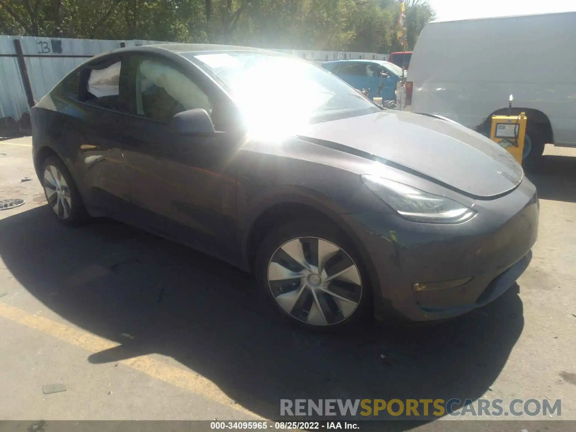 1 Photograph of a damaged car 7SAYGAEE1NF401237 TESLA MODEL Y 2022