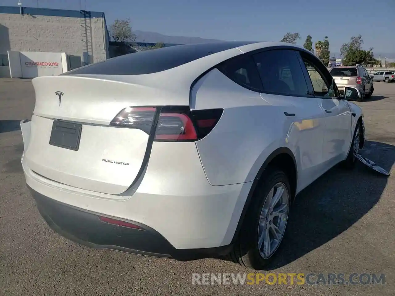 4 Photograph of a damaged car 7SAYGAEE3NF378897 TESLA MODEL Y 2022