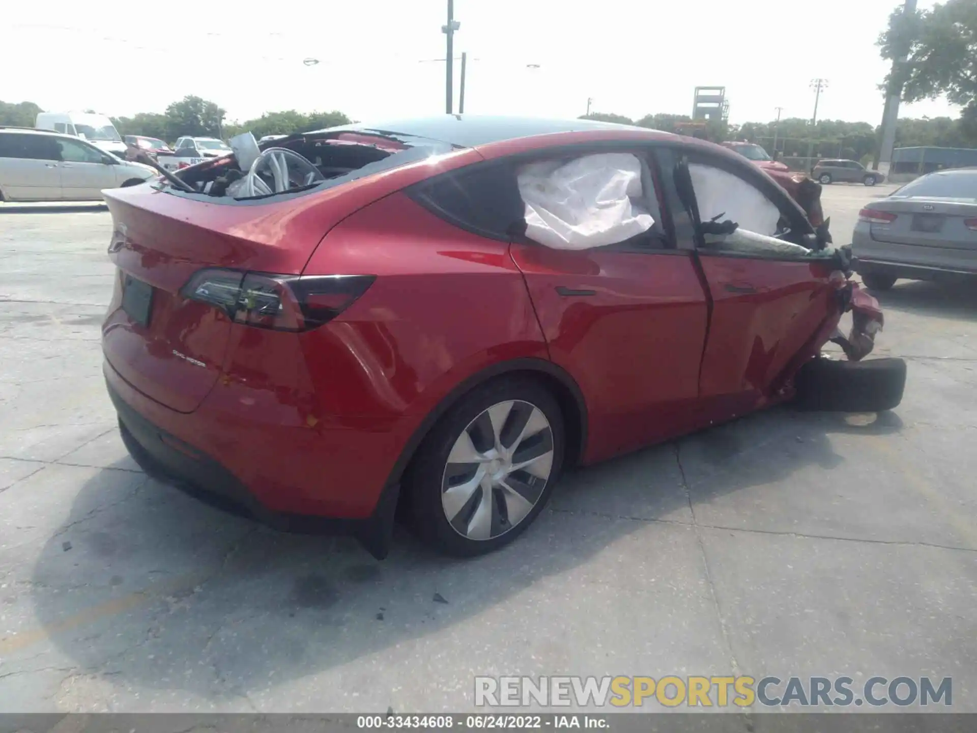 4 Photograph of a damaged car 7SAYGAEE4NF393604 TESLA MODEL Y 2022