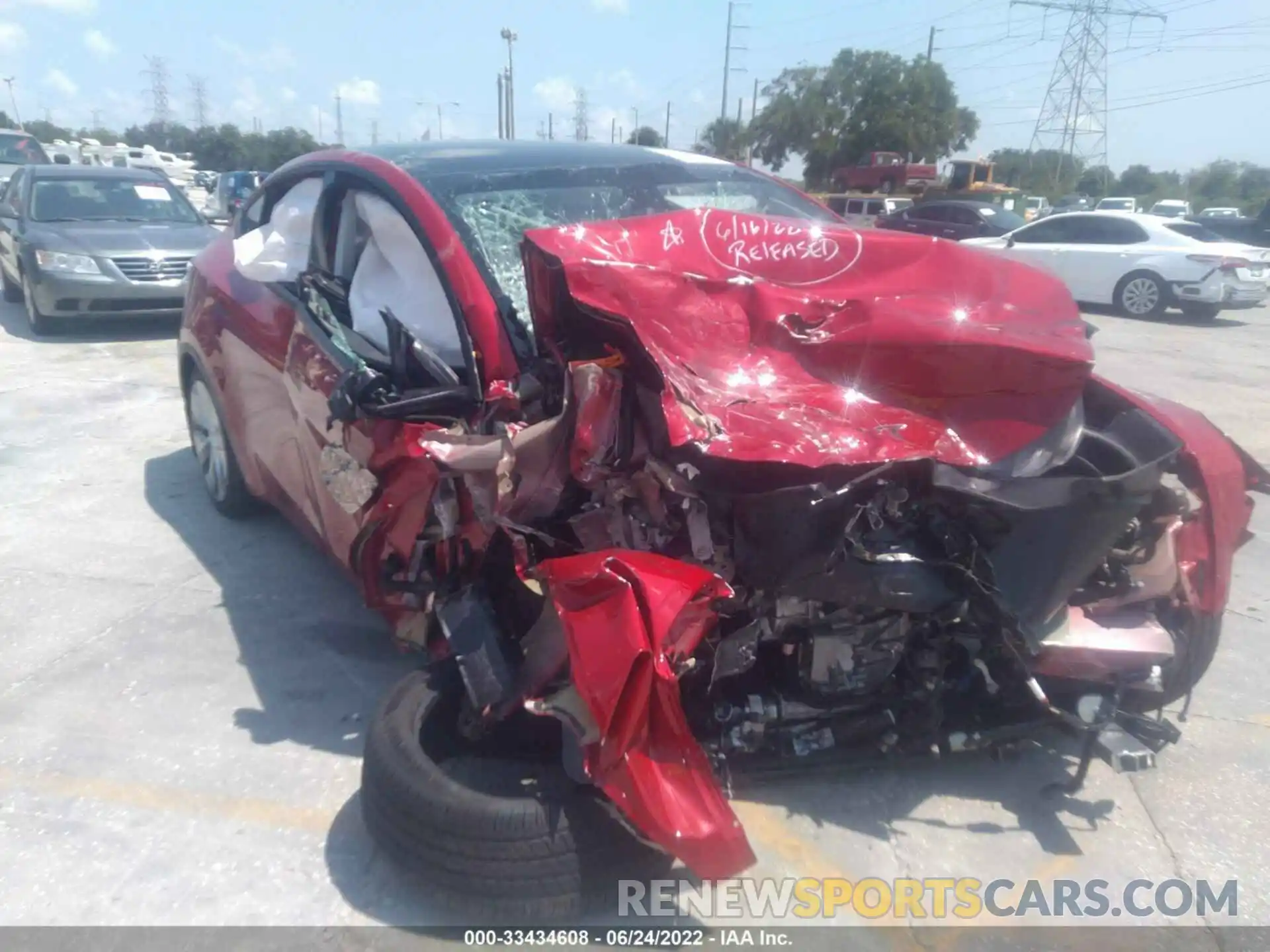 6 Photograph of a damaged car 7SAYGAEE4NF393604 TESLA MODEL Y 2022