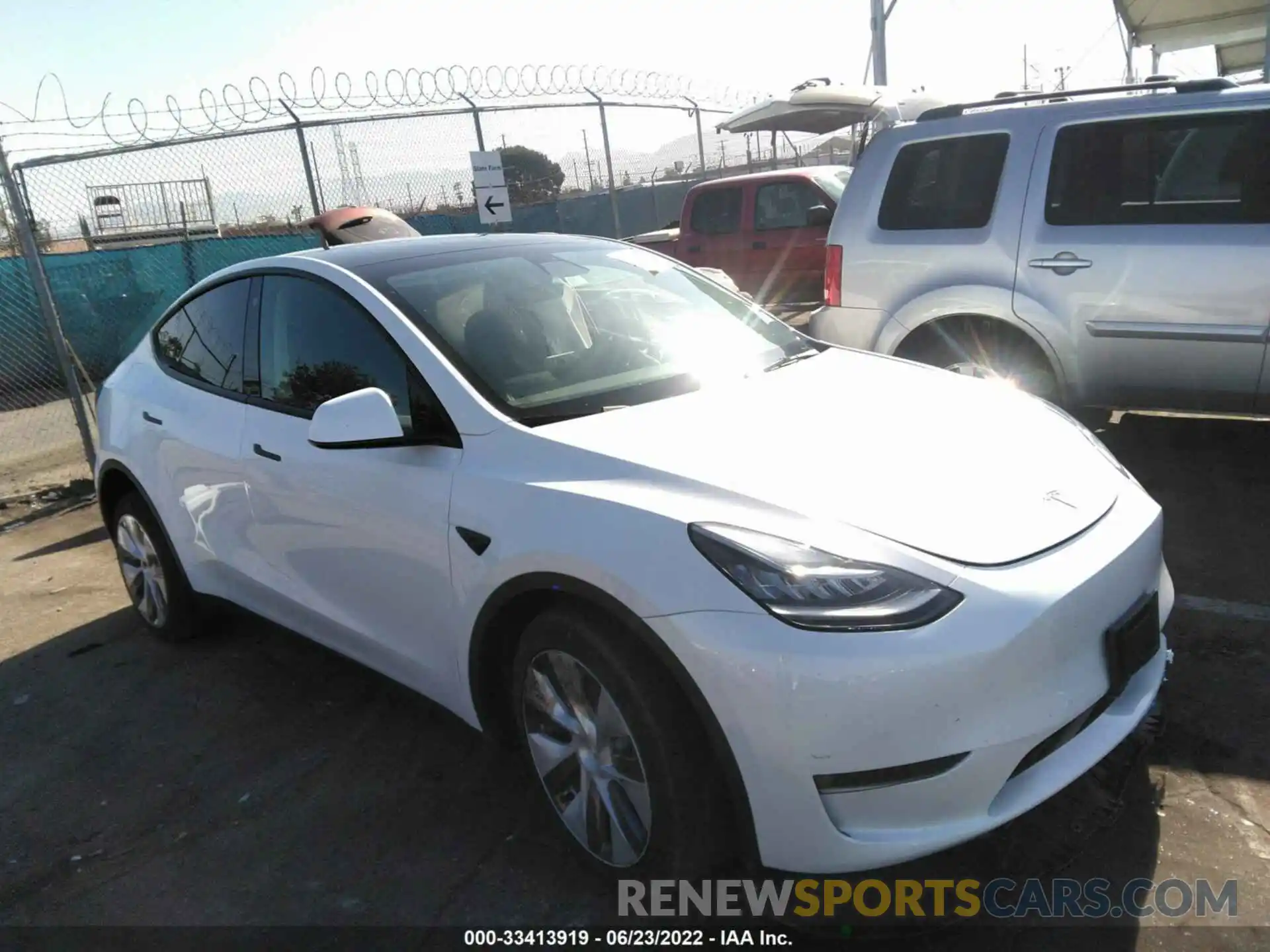 1 Фотография поврежденного автомобиля 7SAYGAEE4NF402494 TESLA MODEL Y 2022