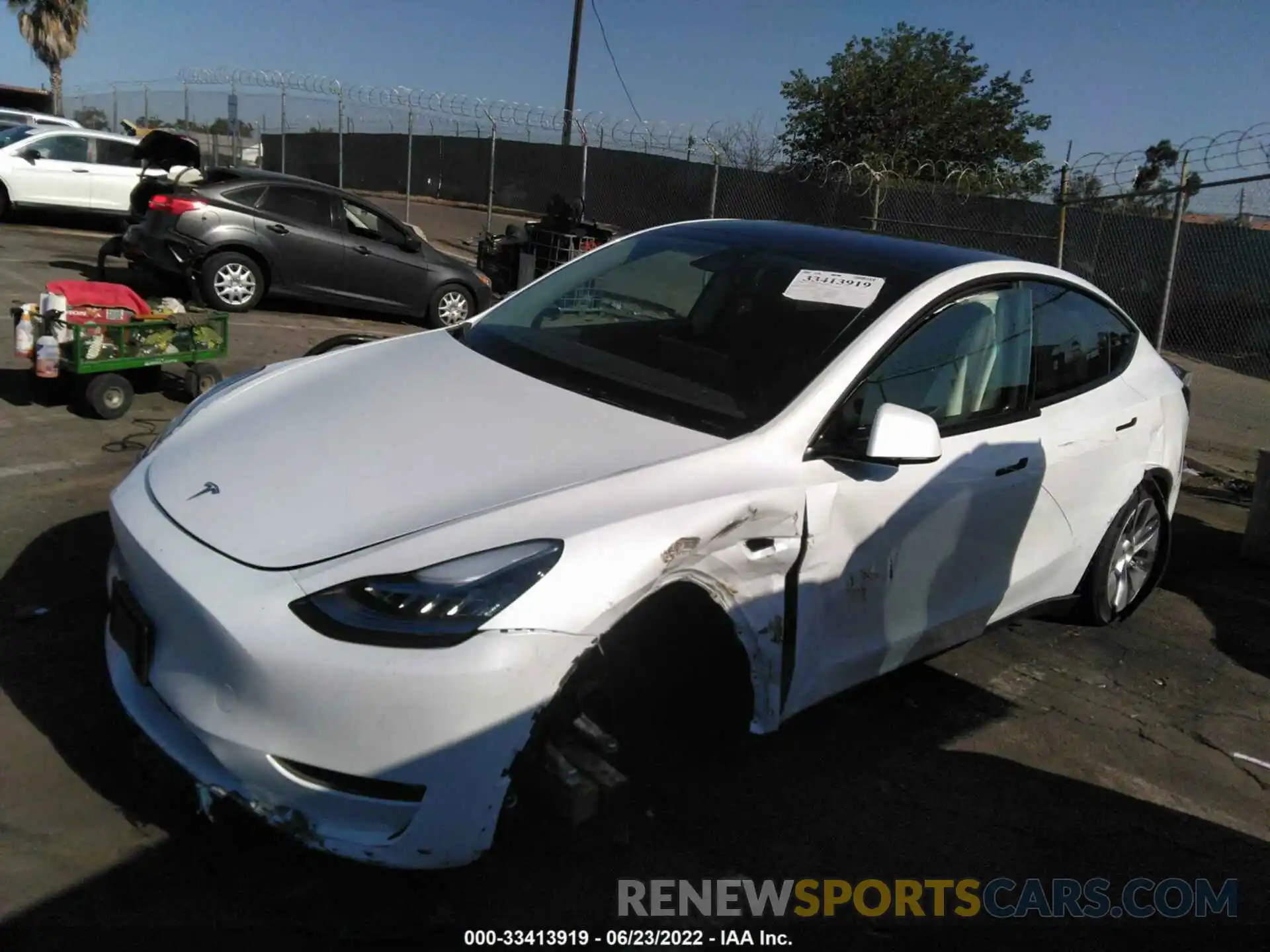 2 Photograph of a damaged car 7SAYGAEE4NF402494 TESLA MODEL Y 2022