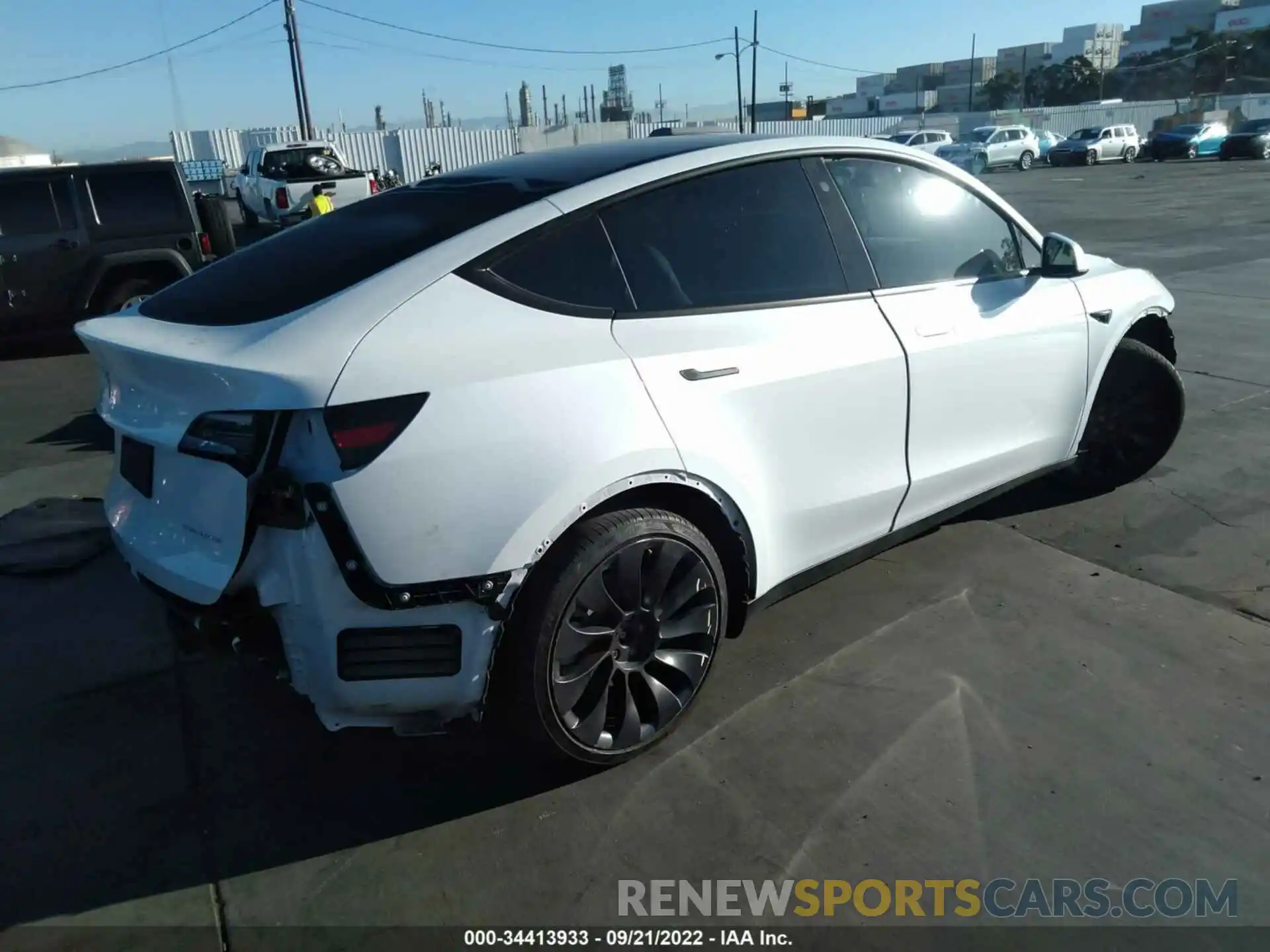 4 Photograph of a damaged car 7SAYGAEE4NF406898 TESLA MODEL Y 2022