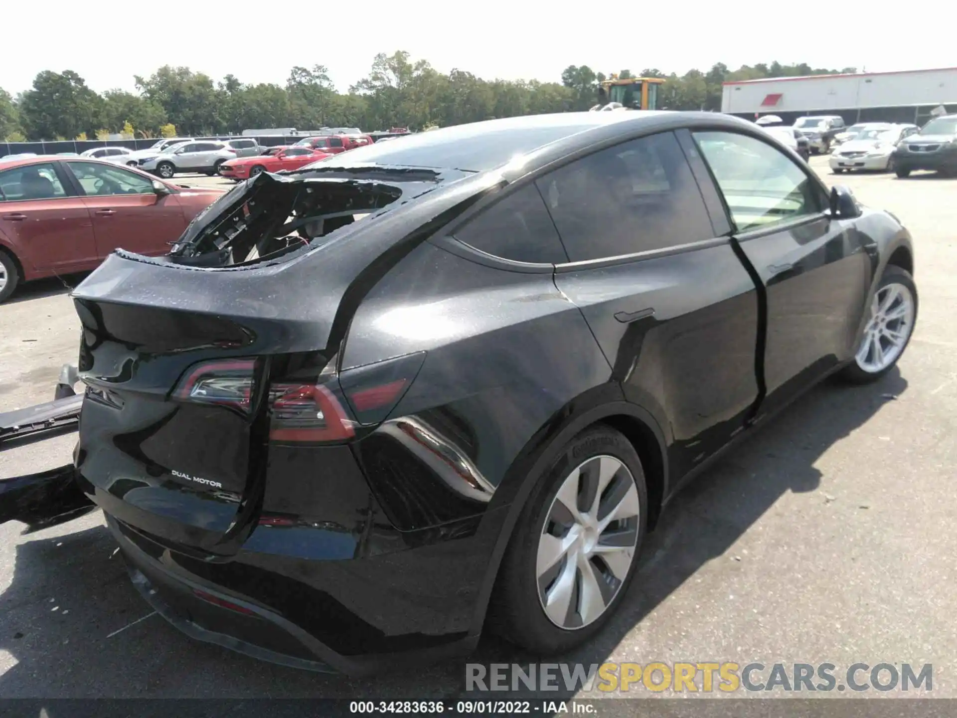 4 Photograph of a damaged car 7SAYGAEE4NF428822 TESLA MODEL Y 2022