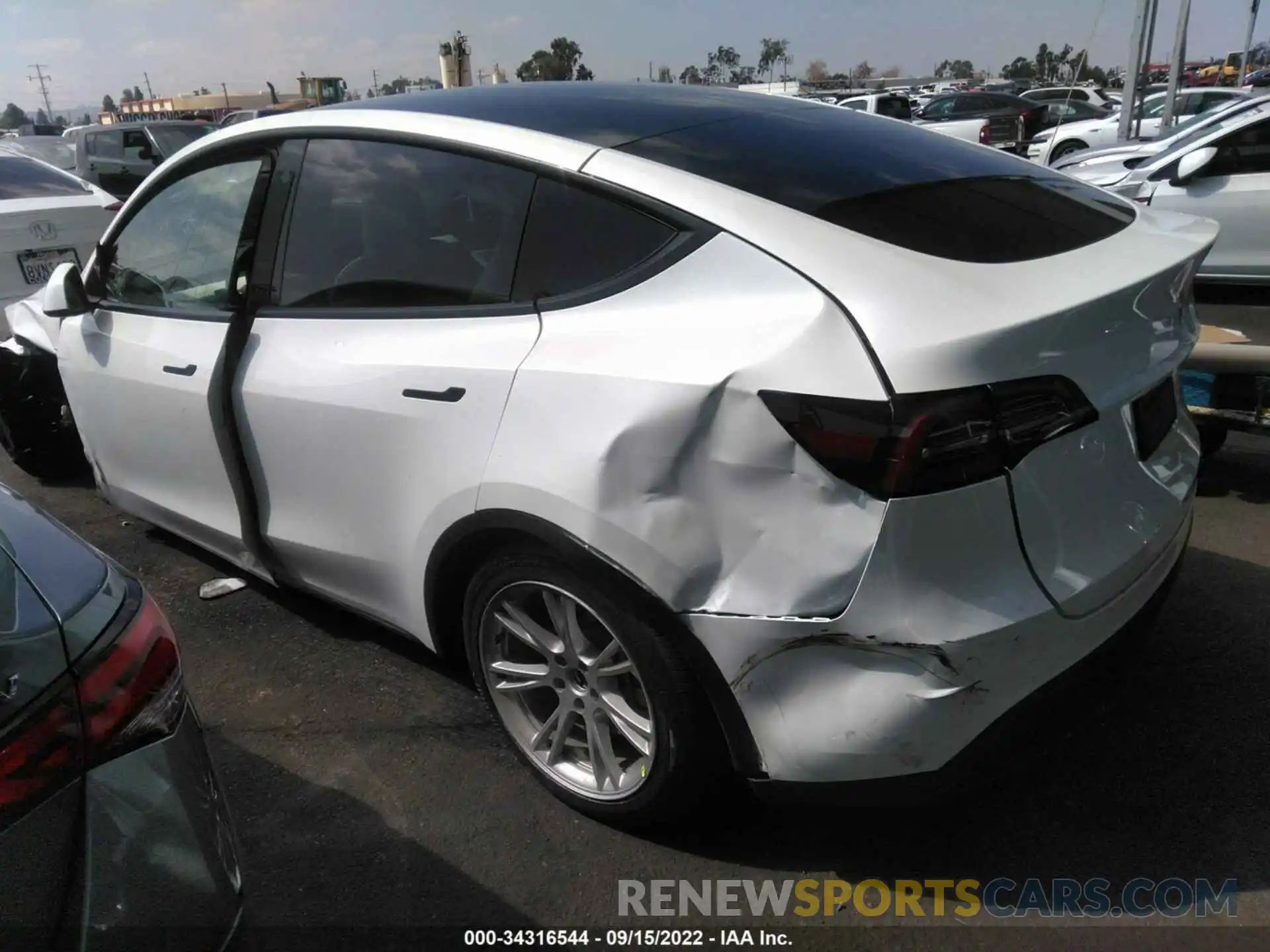 3 Photograph of a damaged car 7SAYGAEE6NF358692 TESLA MODEL Y 2022