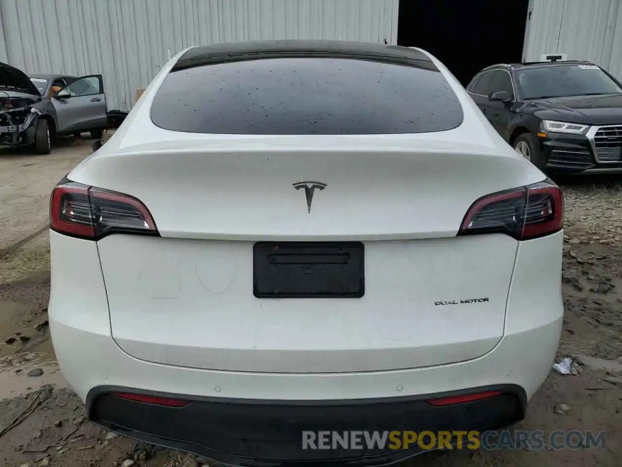 6 Photograph of a damaged car 7SAYGAEE6NF401735 TESLA MODEL Y 2022