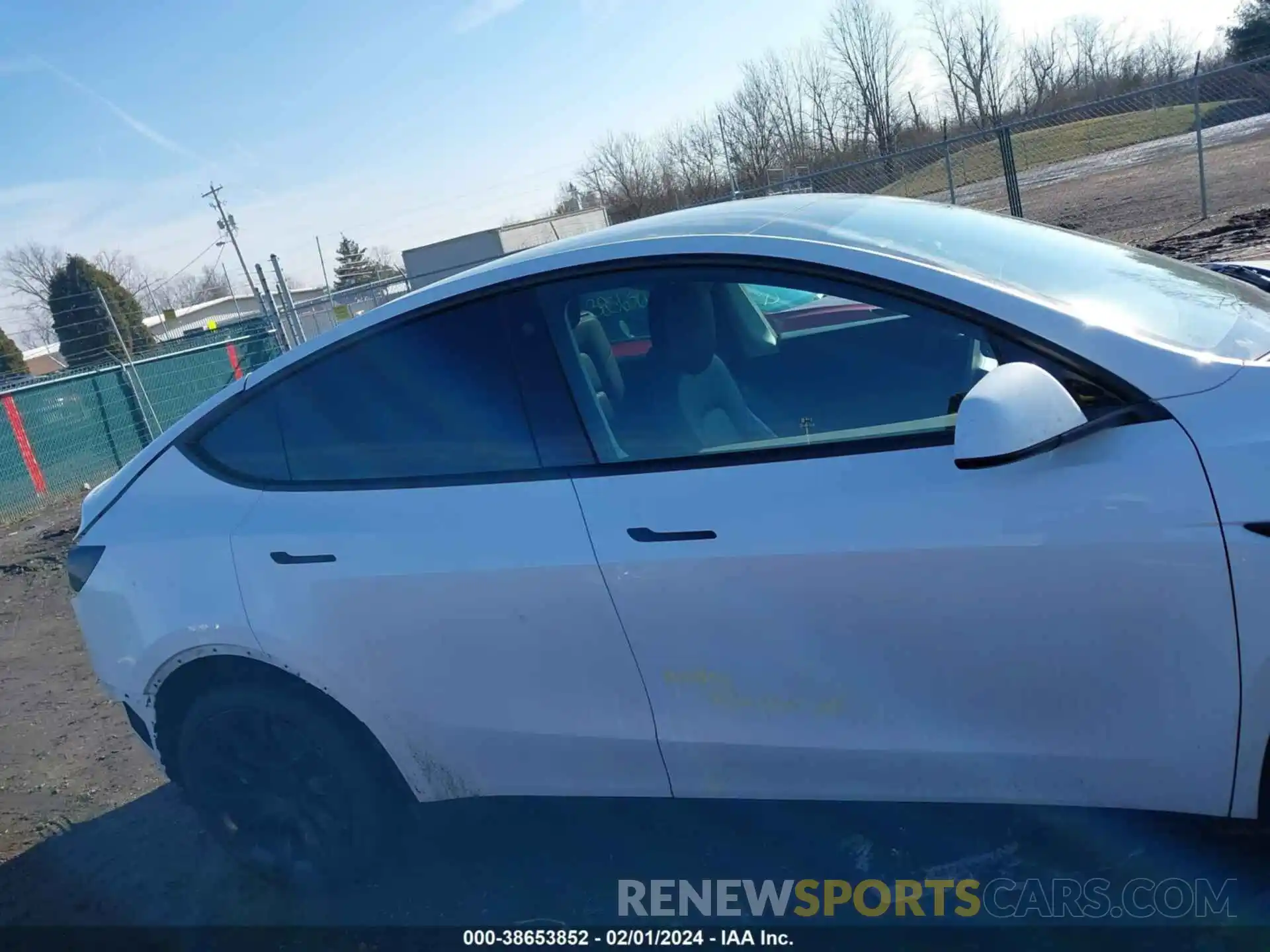 14 Photograph of a damaged car 7SAYGAEE6NF508073 TESLA MODEL Y 2022