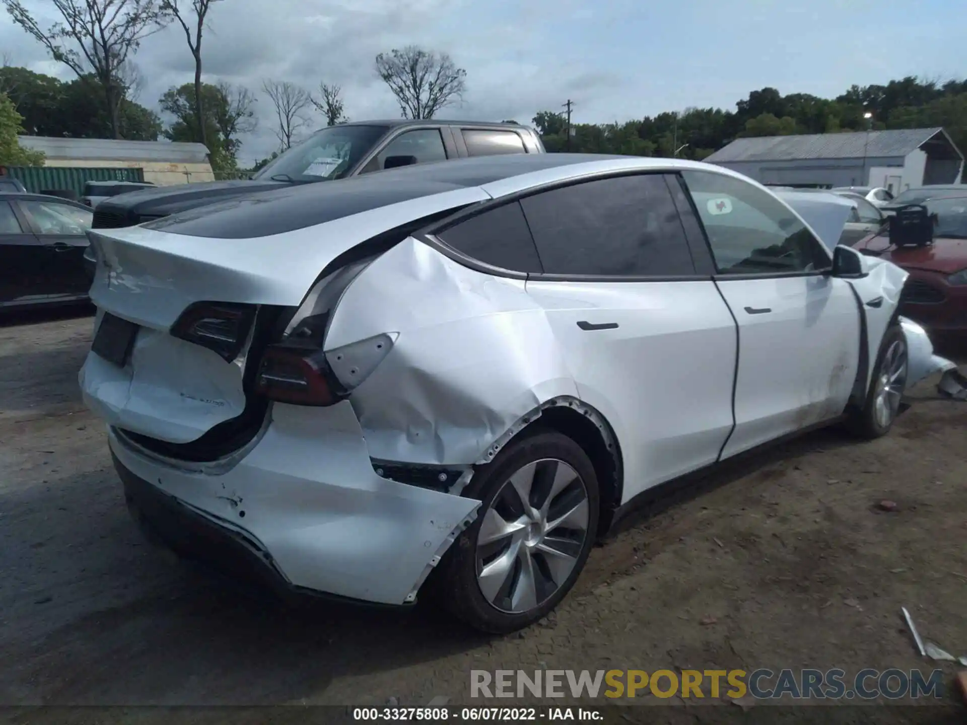 4 Photograph of a damaged car 7SAYGAEE7NF337771 TESLA MODEL Y 2022