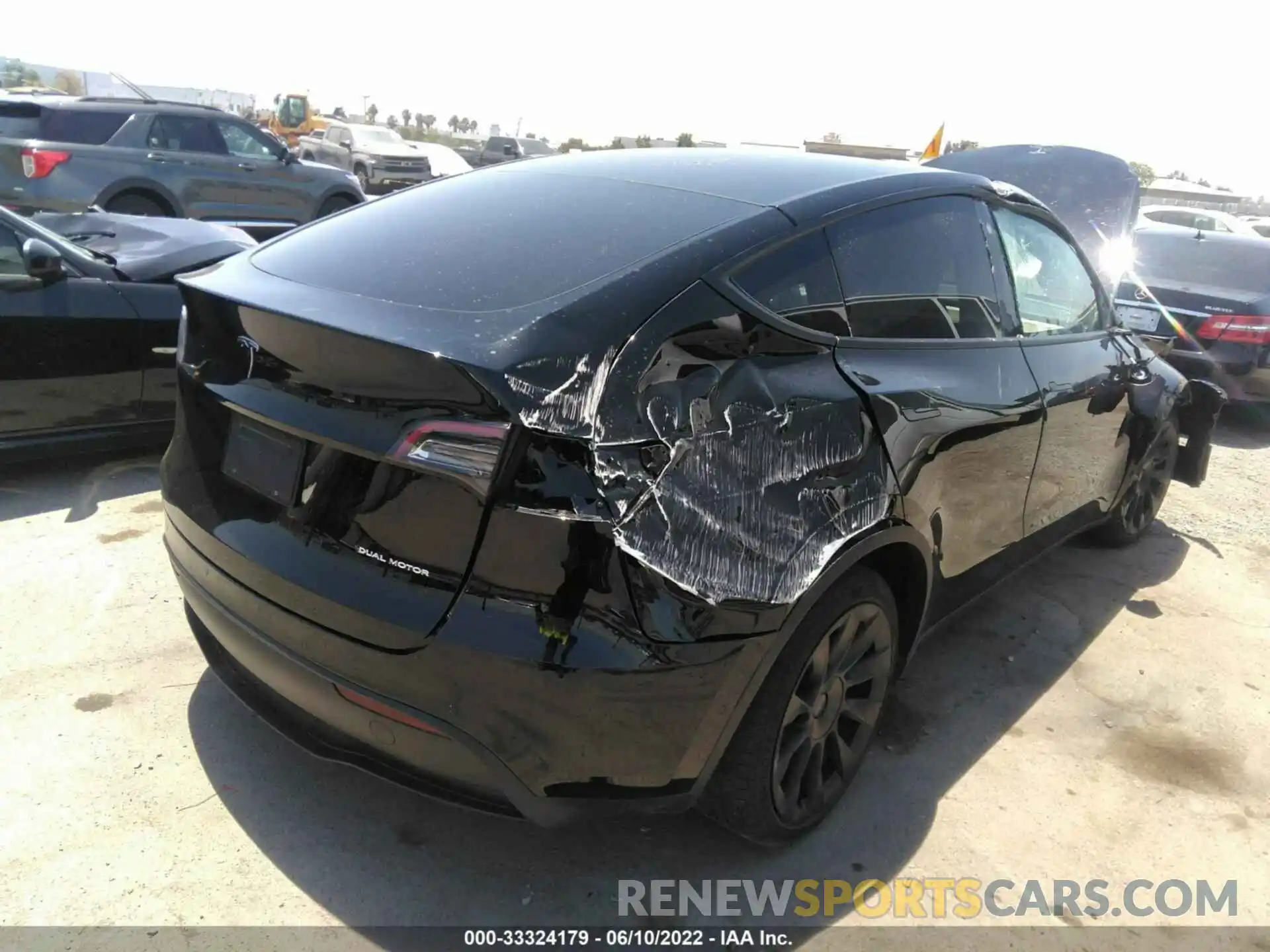 4 Photograph of a damaged car 7SAYGAEE7NF343246 TESLA MODEL Y 2022