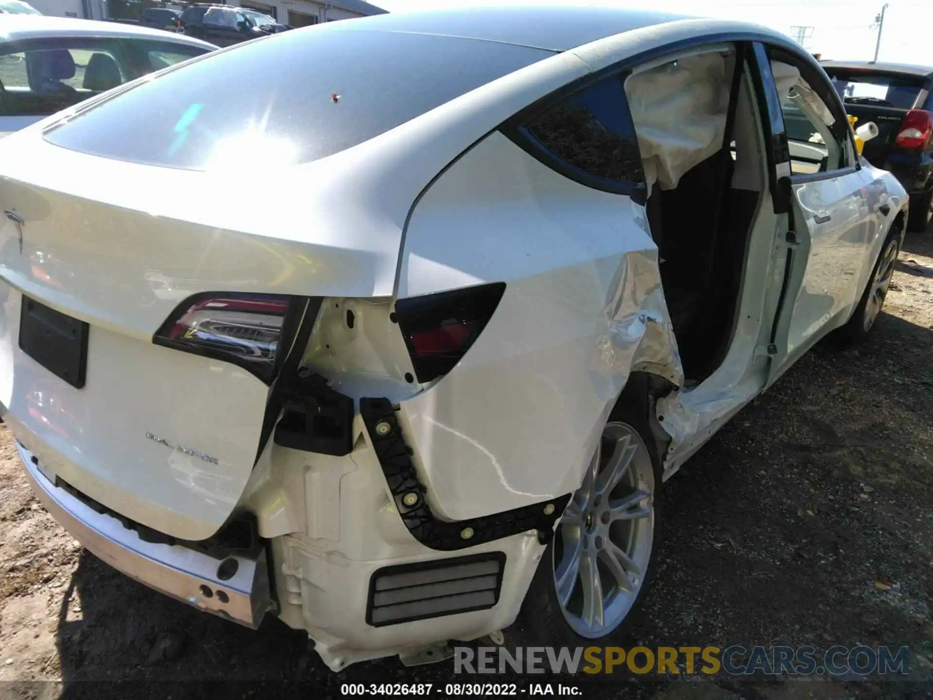 6 Photograph of a damaged car 7SAYGAEE9NF335861 TESLA MODEL Y 2022