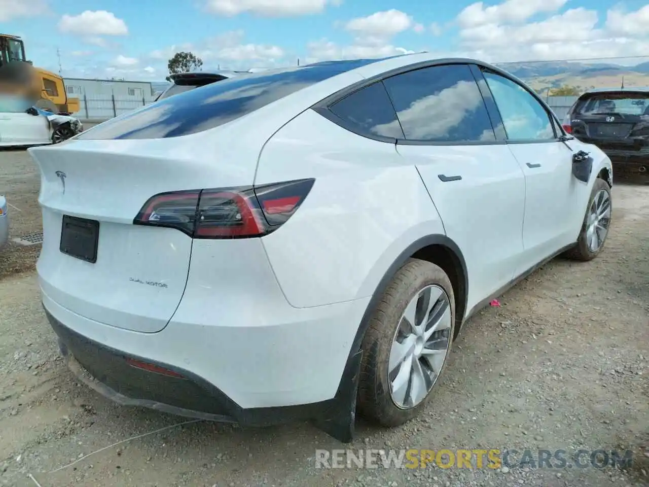 4 Photograph of a damaged car 7SAYGAEE9NF349694 TESLA MODEL Y 2022