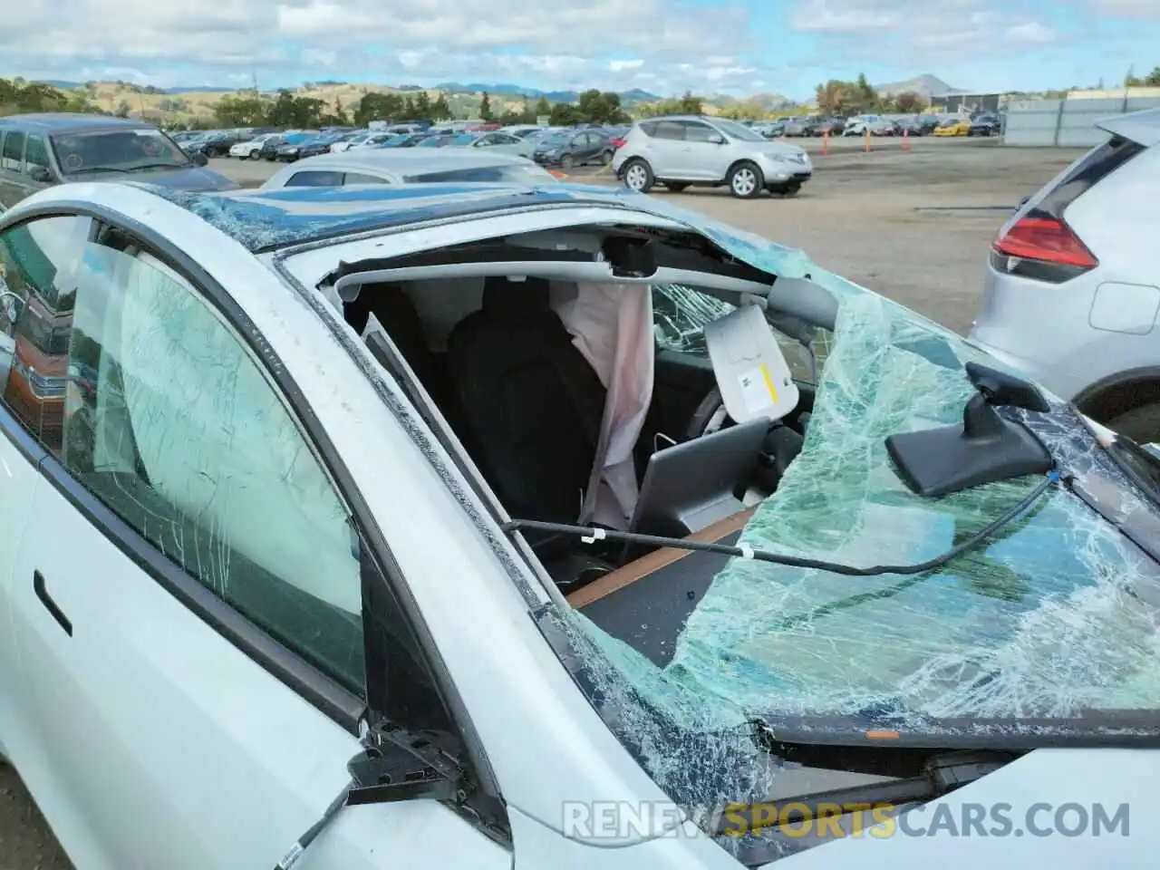 9 Photograph of a damaged car 7SAYGAEE9NF349694 TESLA MODEL Y 2022