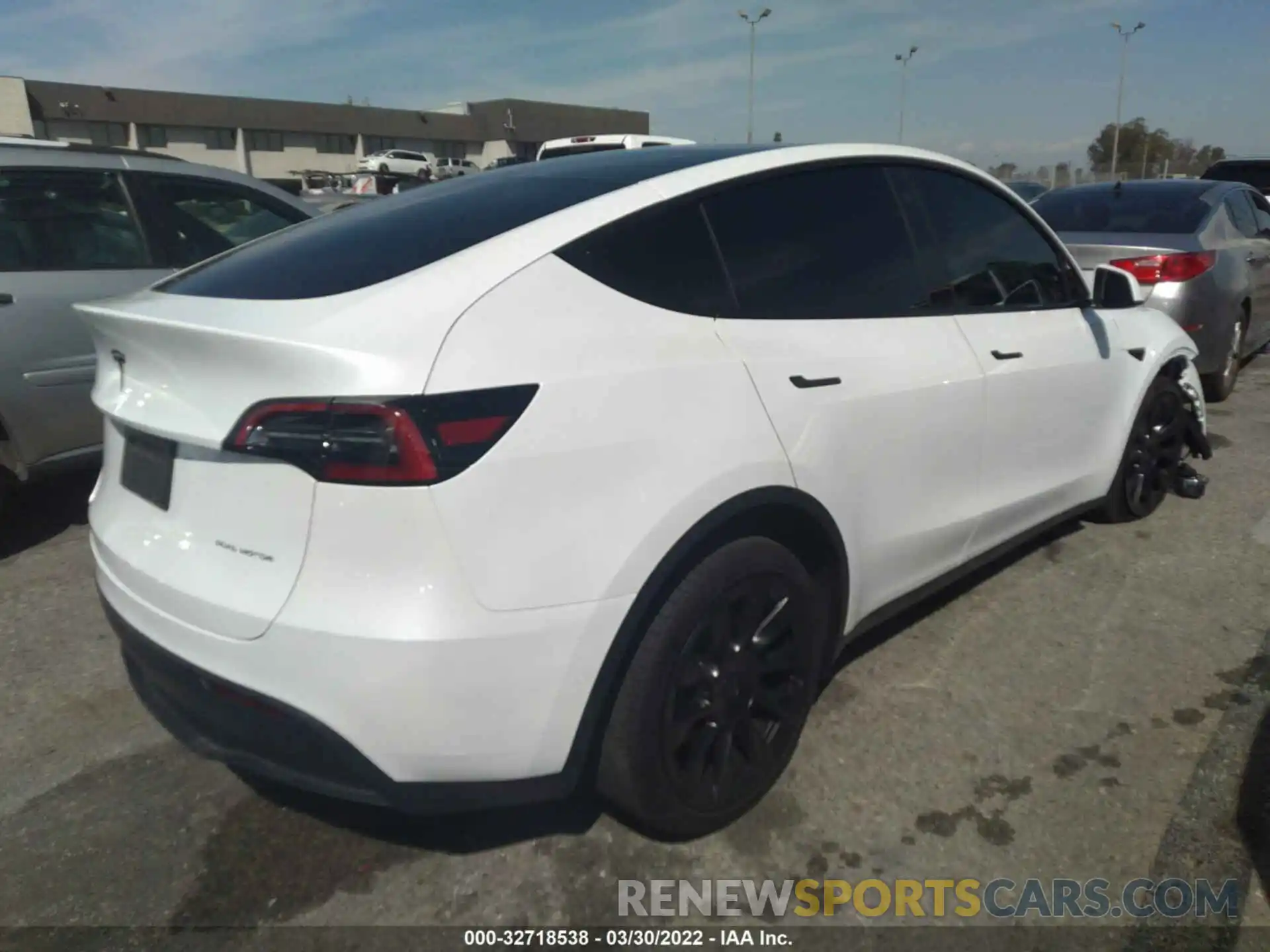 4 Фотография поврежденного автомобиля 7SAYGAEE9NF357827 TESLA MODEL Y 2022