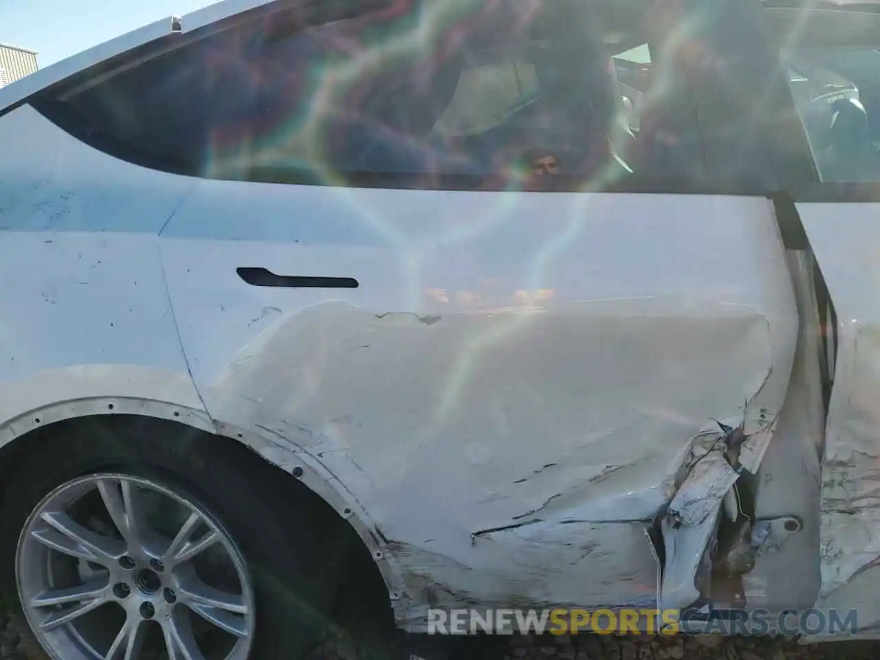 10 Photograph of a damaged car 7SAYGAEE9NF404712 TESLA MODEL Y 2022