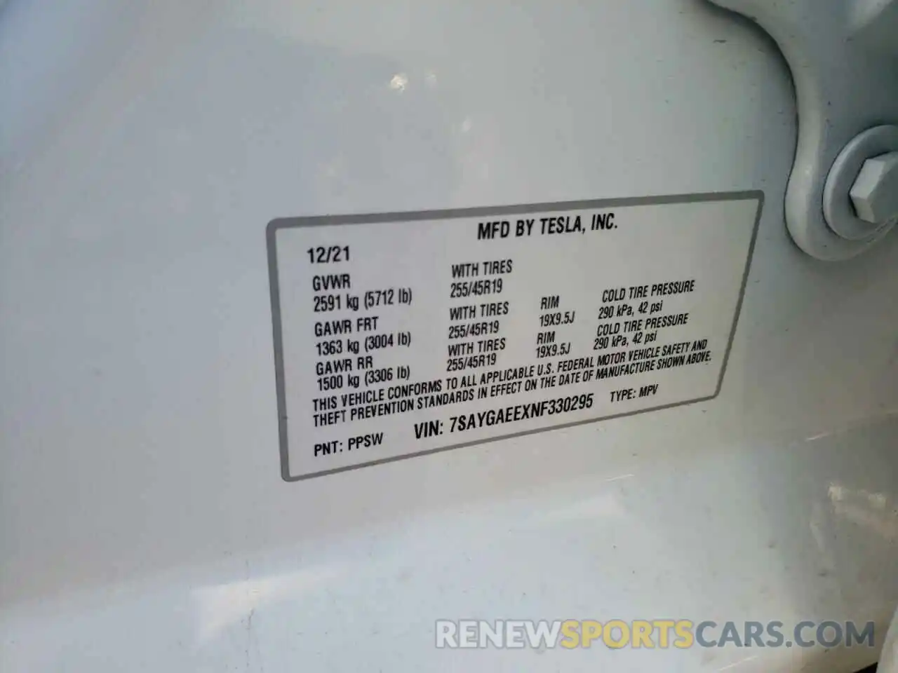 10 Photograph of a damaged car 7SAYGAEEXNF330295 TESLA MODEL Y 2022