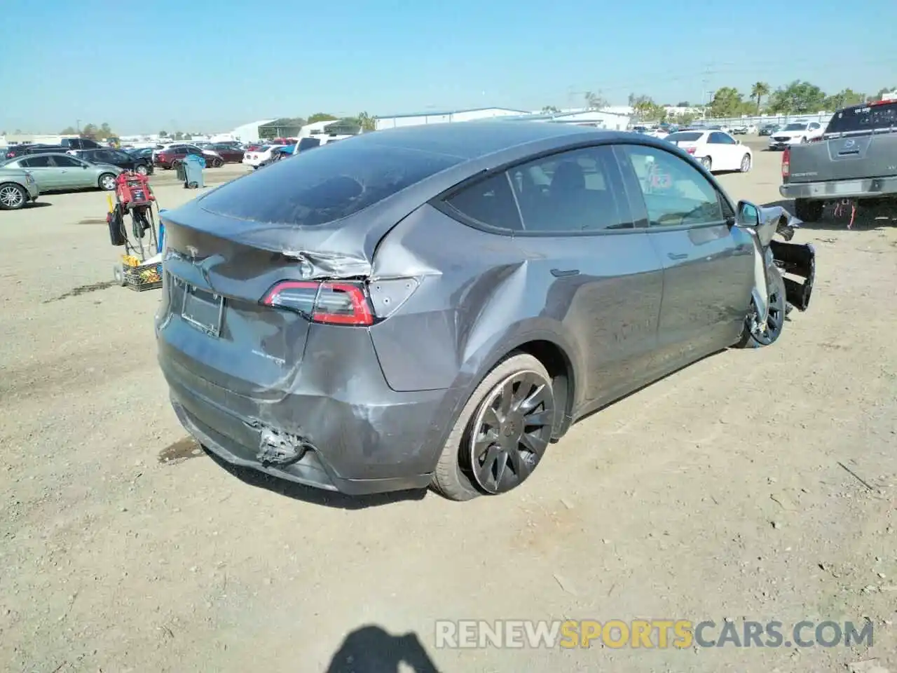 4 Photograph of a damaged car 7SAYGAEEXNF350398 TESLA MODEL Y 2022