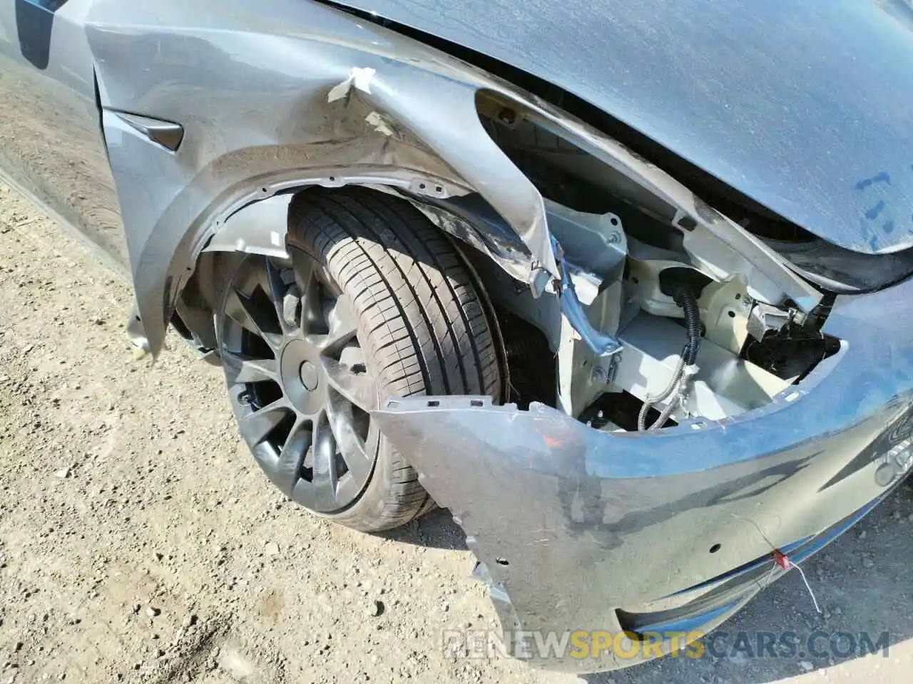 9 Photograph of a damaged car 7SAYGAEEXNF350398 TESLA MODEL Y 2022