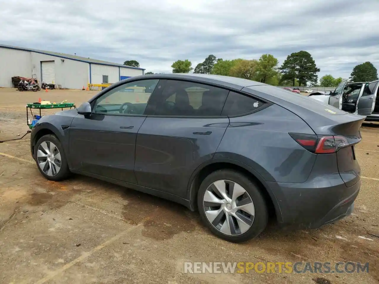 2 Photograph of a damaged car 7SAYGDEE0NA005718 TESLA MODEL Y 2022