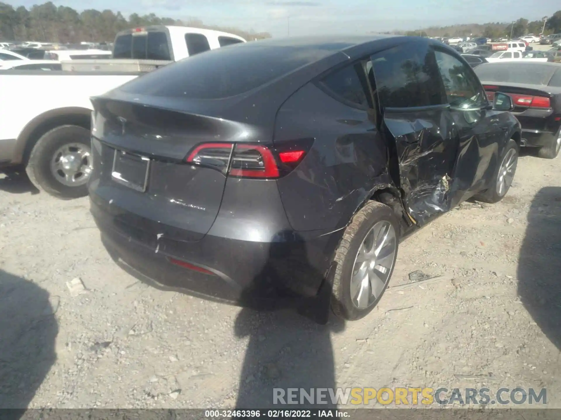 4 Photograph of a damaged car 7SAYGDEE0NF307514 TESLA MODEL Y 2022