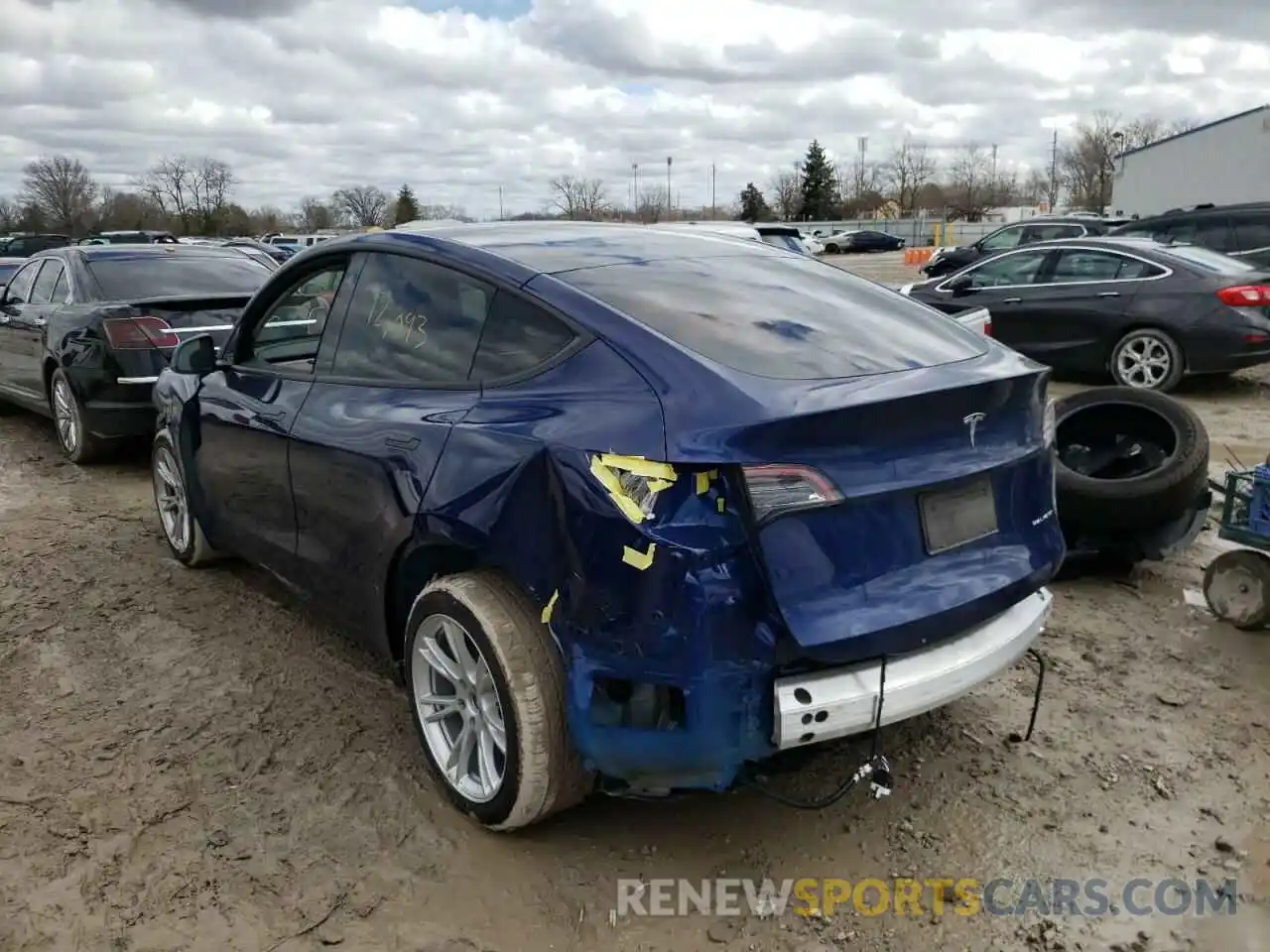 9 Photograph of a damaged car 7SAYGDEE0NF316097 TESLA MODEL Y 2022