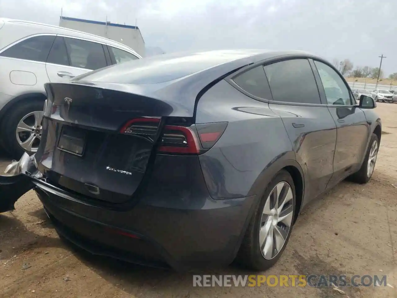 4 Photograph of a damaged car 7SAYGDEE0NF320148 TESLA MODEL Y 2022