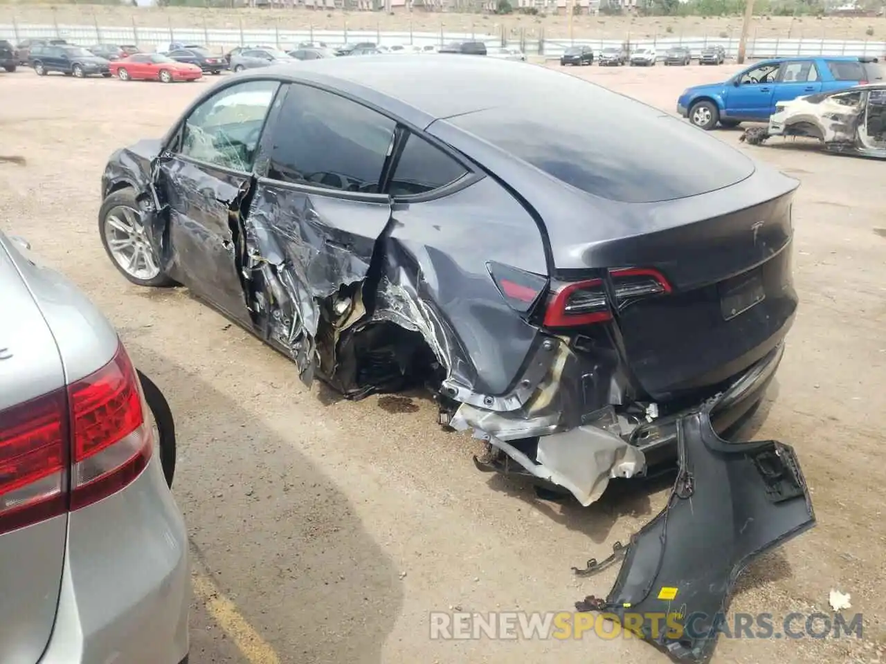 9 Photograph of a damaged car 7SAYGDEE0NF320148 TESLA MODEL Y 2022