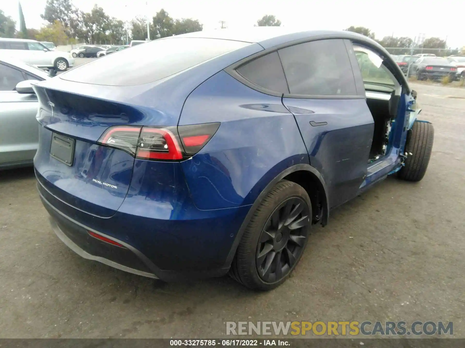 4 Photograph of a damaged car 7SAYGDEE0NF346586 TESLA MODEL Y 2022