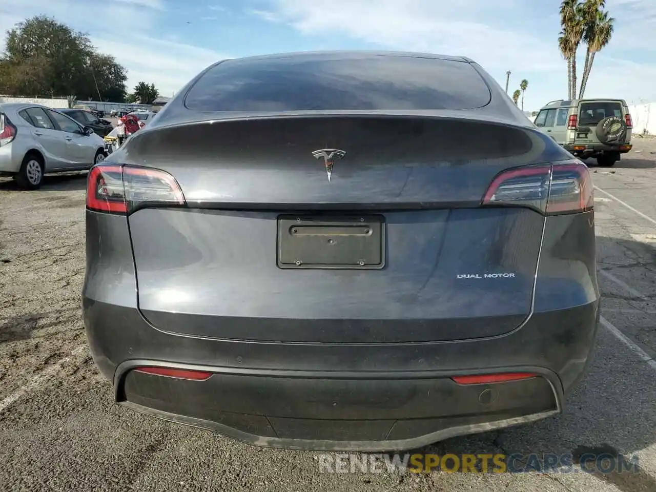 6 Photograph of a damaged car 7SAYGDEE0NF367048 TESLA MODEL Y 2022