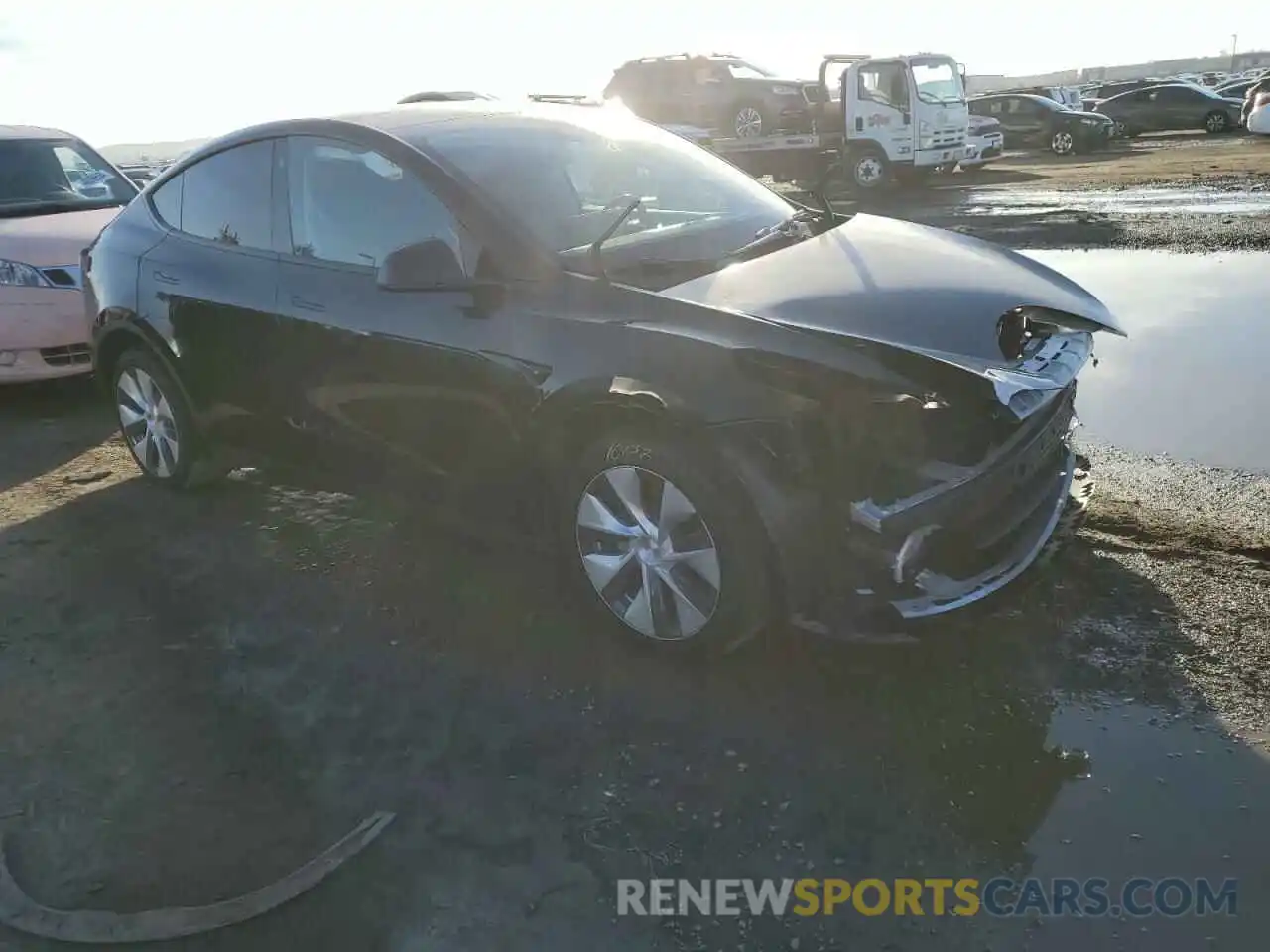 4 Photograph of a damaged car 7SAYGDEE0NF375747 TESLA MODEL Y 2022