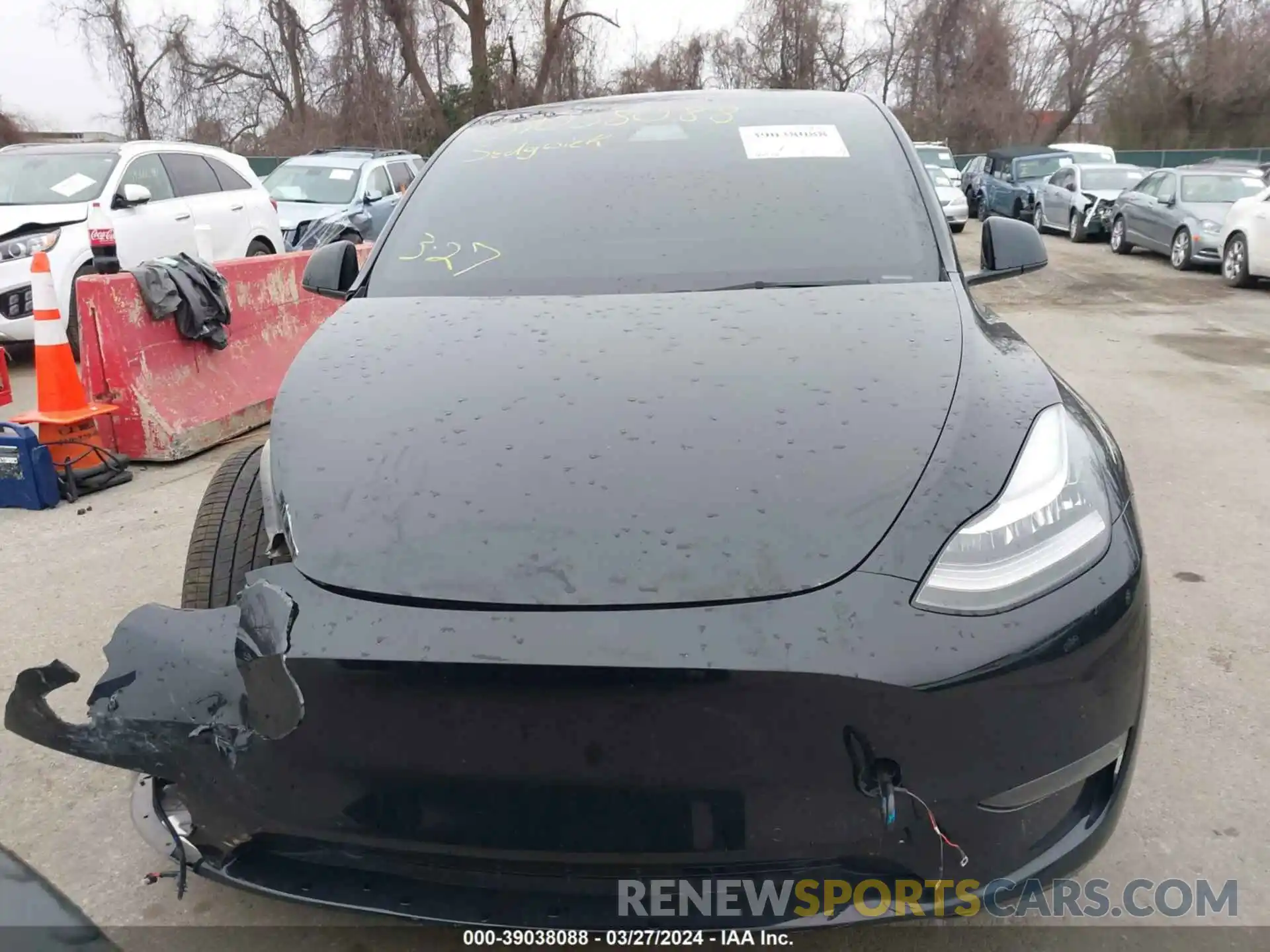 10 Photograph of a damaged car 7SAYGDEE0NF376042 TESLA MODEL Y 2022