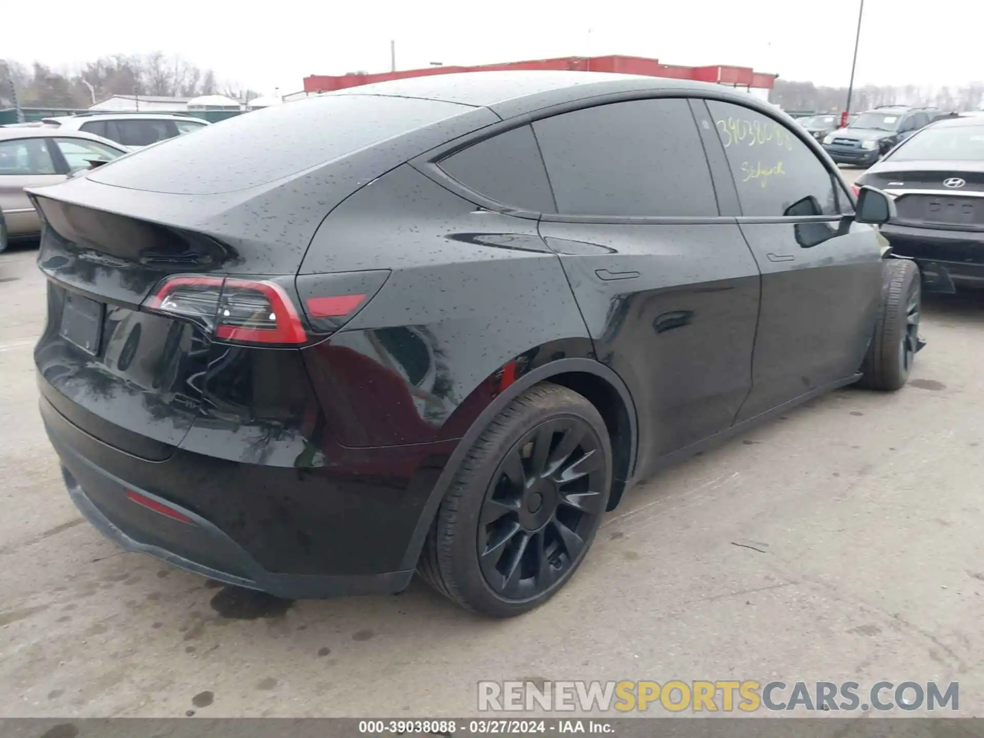 4 Photograph of a damaged car 7SAYGDEE0NF376042 TESLA MODEL Y 2022