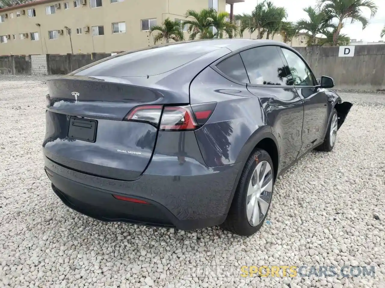 4 Photograph of a damaged car 7SAYGDEE0NF379006 TESLA MODEL Y 2022