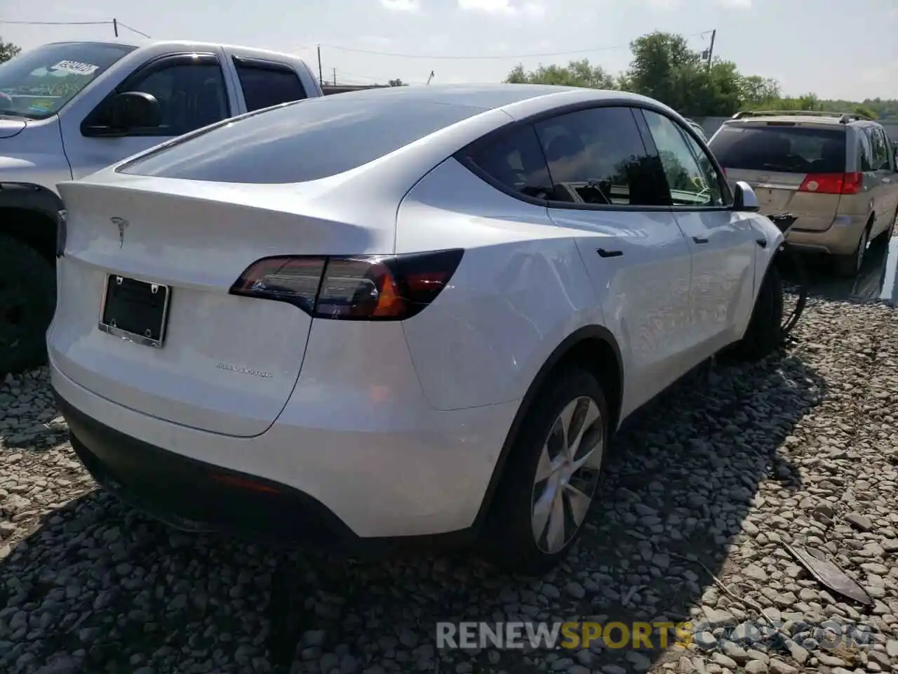 4 Photograph of a damaged car 7SAYGDEE0NF427250 TESLA MODEL Y 2022