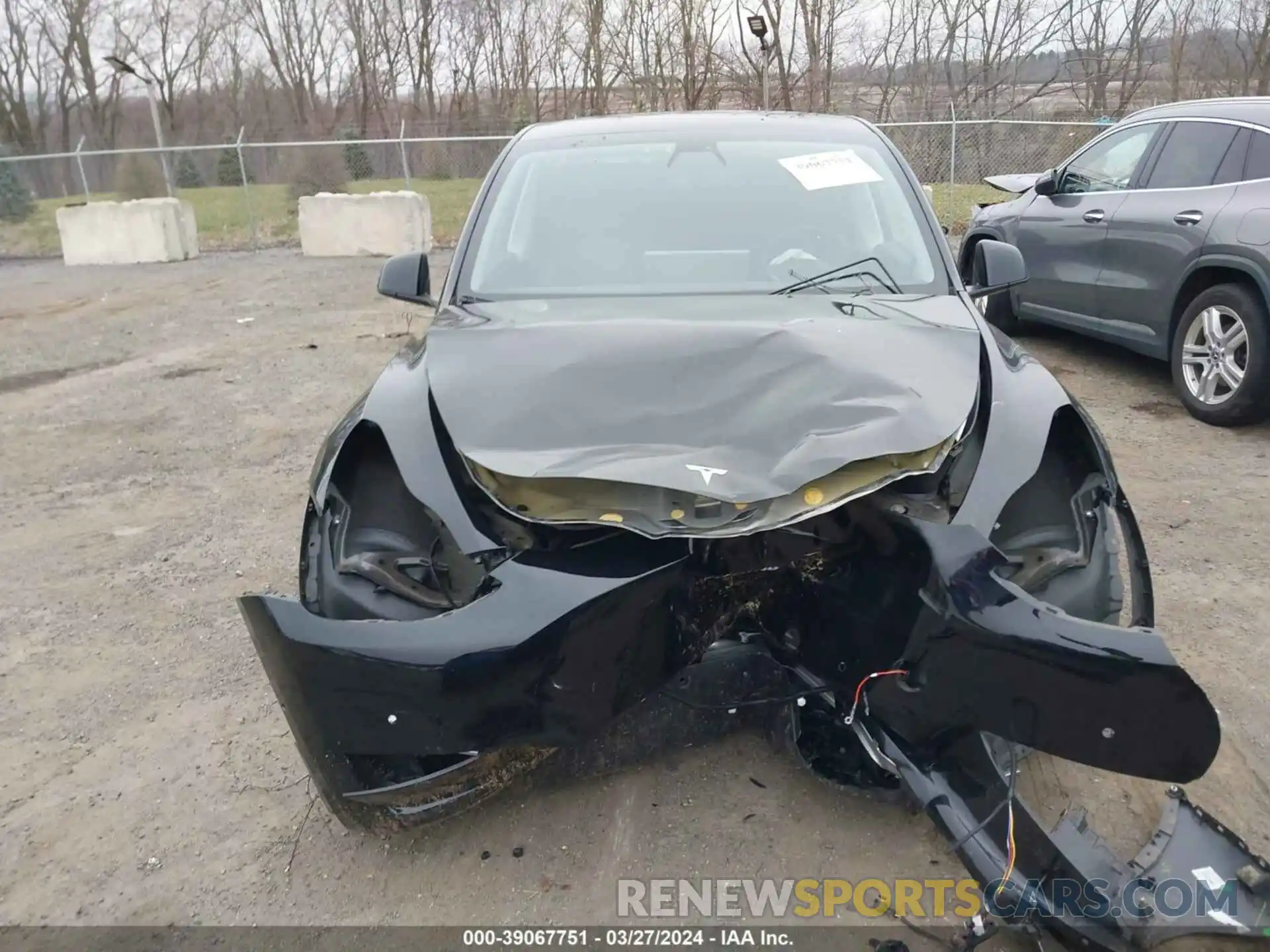 11 Photograph of a damaged car 7SAYGDEE0NF435767 TESLA MODEL Y 2022