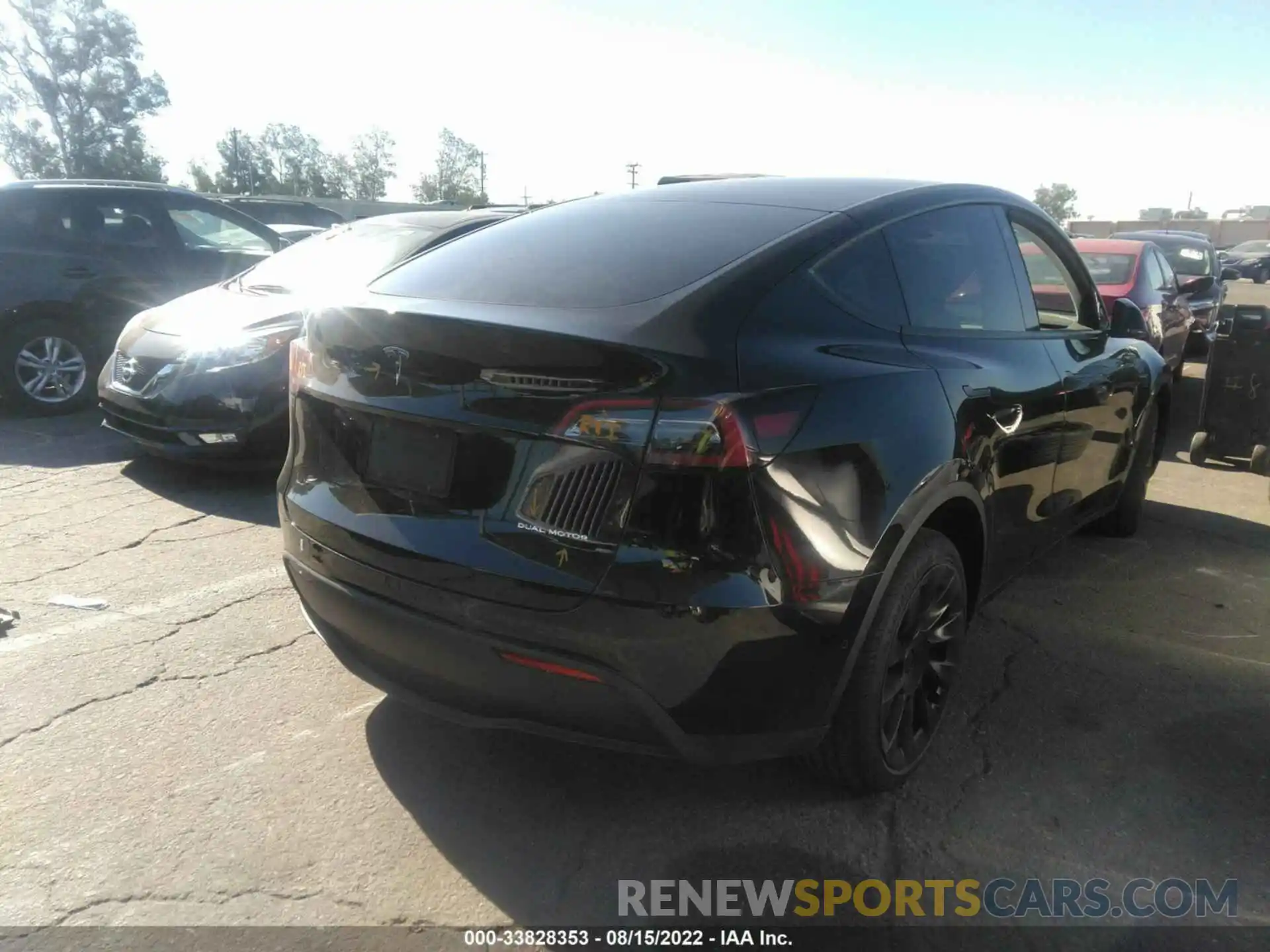 4 Photograph of a damaged car 7SAYGDEE0NF438409 TESLA MODEL Y 2022