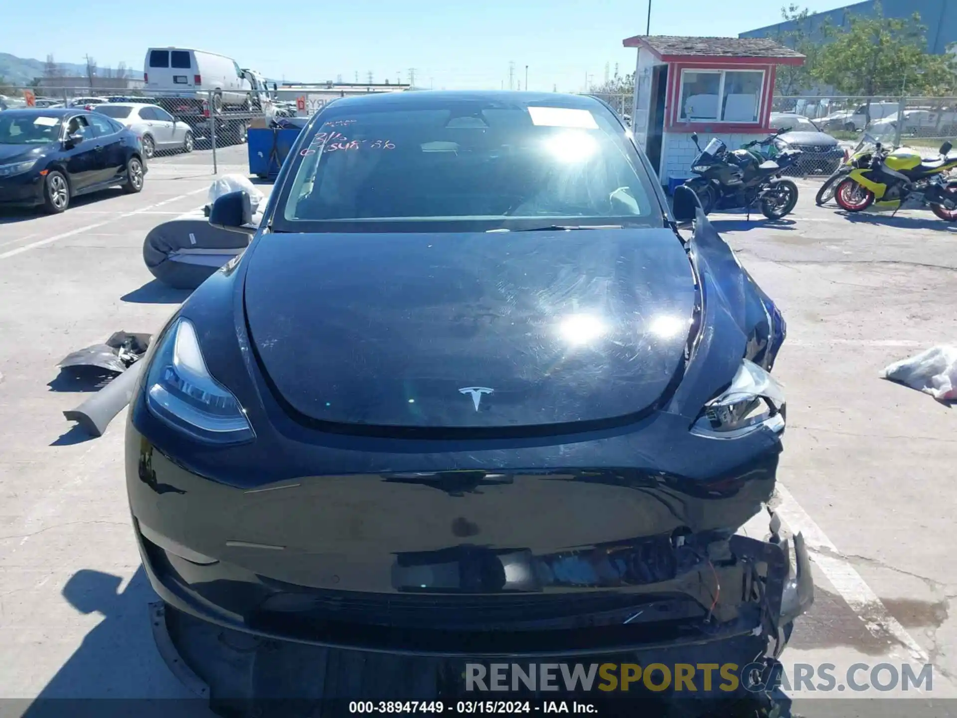 12 Photograph of a damaged car 7SAYGDEE0NF509060 TESLA MODEL Y 2022