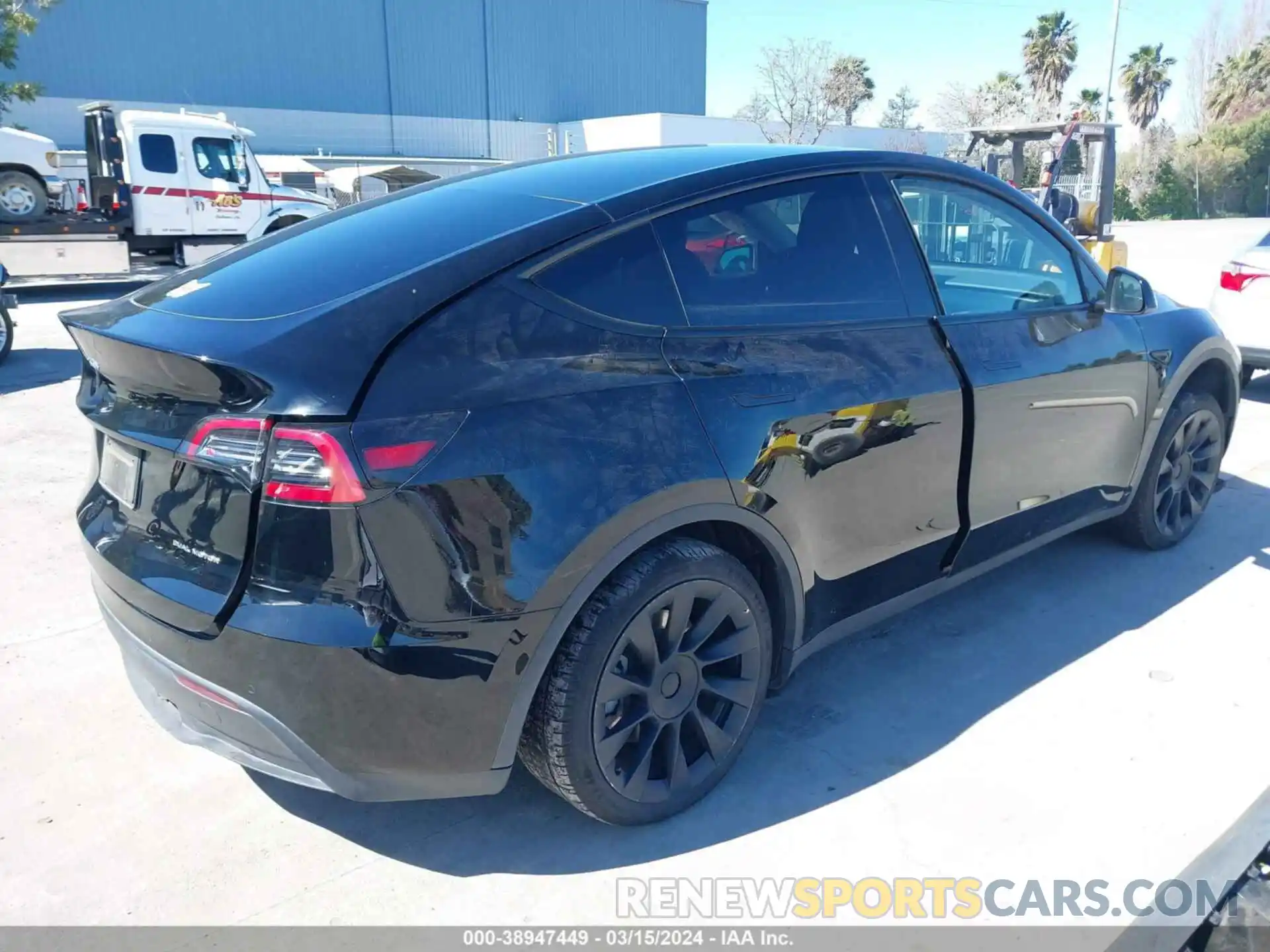 4 Photograph of a damaged car 7SAYGDEE0NF509060 TESLA MODEL Y 2022