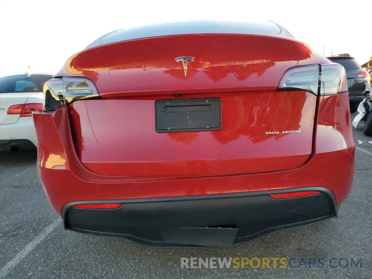 6 Photograph of a damaged car 7SAYGDEE0NF542611 TESLA MODEL Y 2022