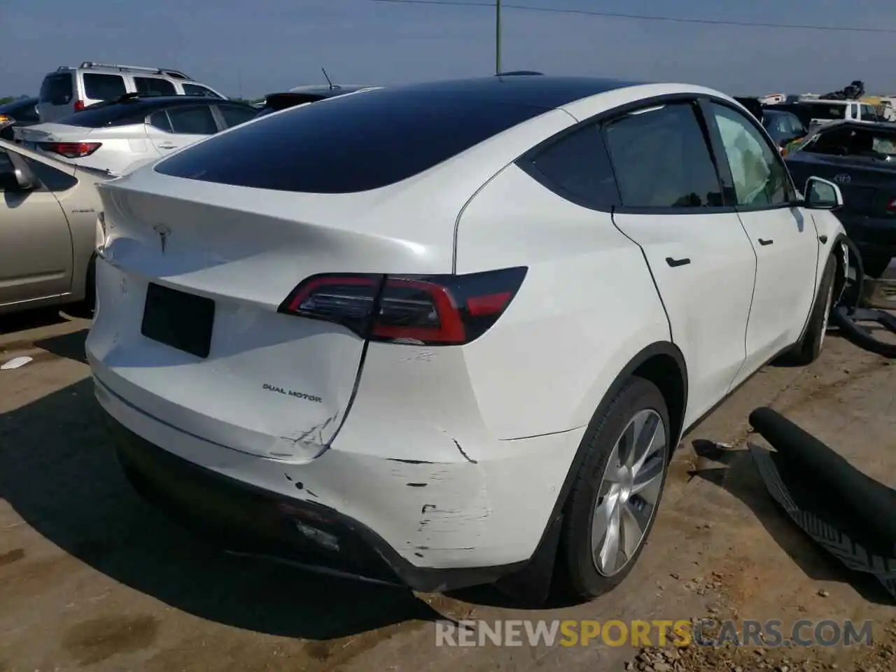 4 Photograph of a damaged car 7SAYGDEE1NF311166 TESLA MODEL Y 2022