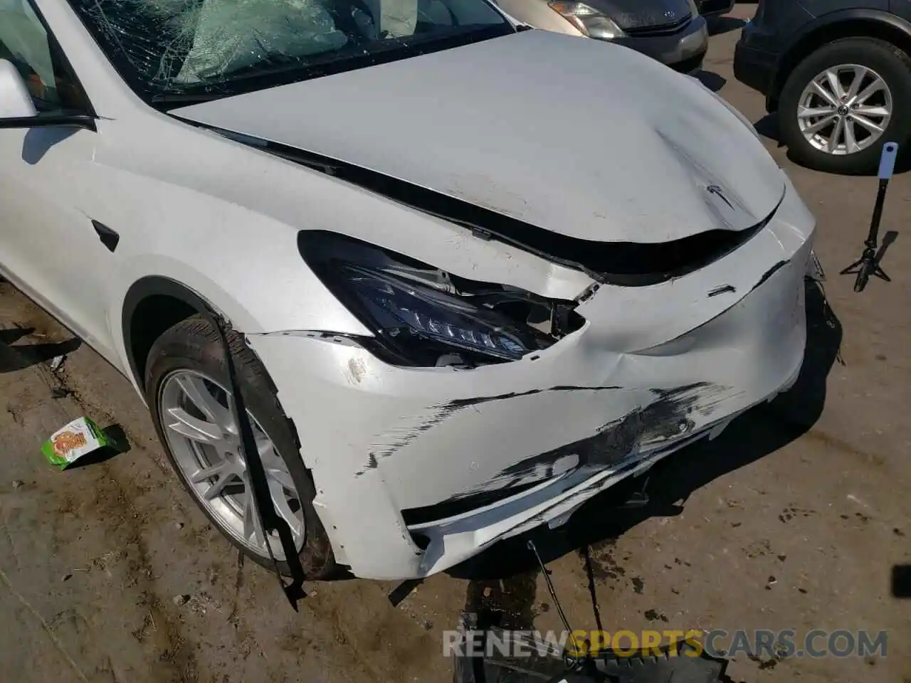 9 Photograph of a damaged car 7SAYGDEE1NF311166 TESLA MODEL Y 2022