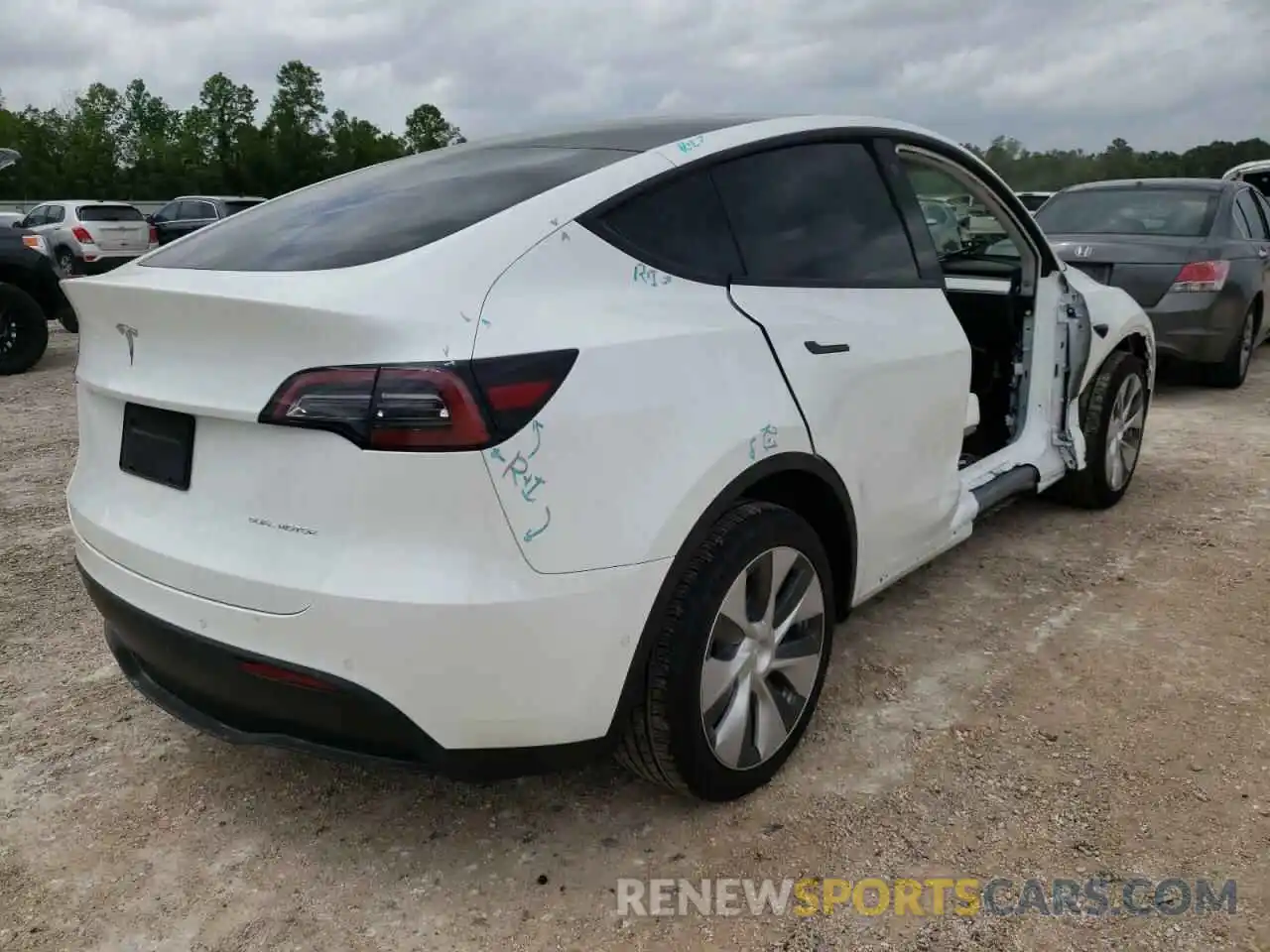 4 Photograph of a damaged car 7SAYGDEE1NF319963 TESLA MODEL Y 2022