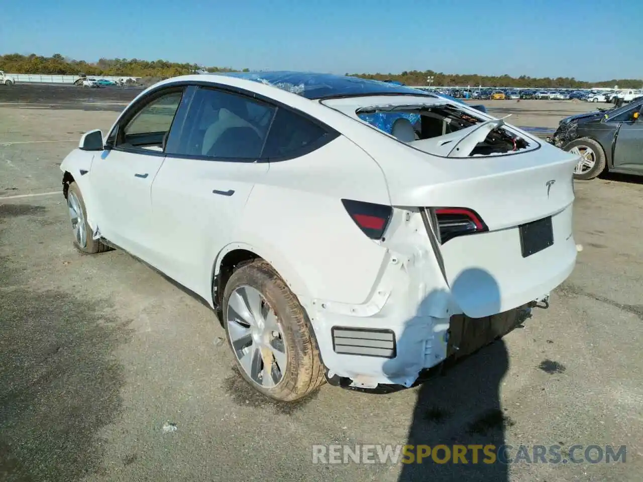 3 Photograph of a damaged car 7SAYGDEE1NF327531 TESLA MODEL Y 2022