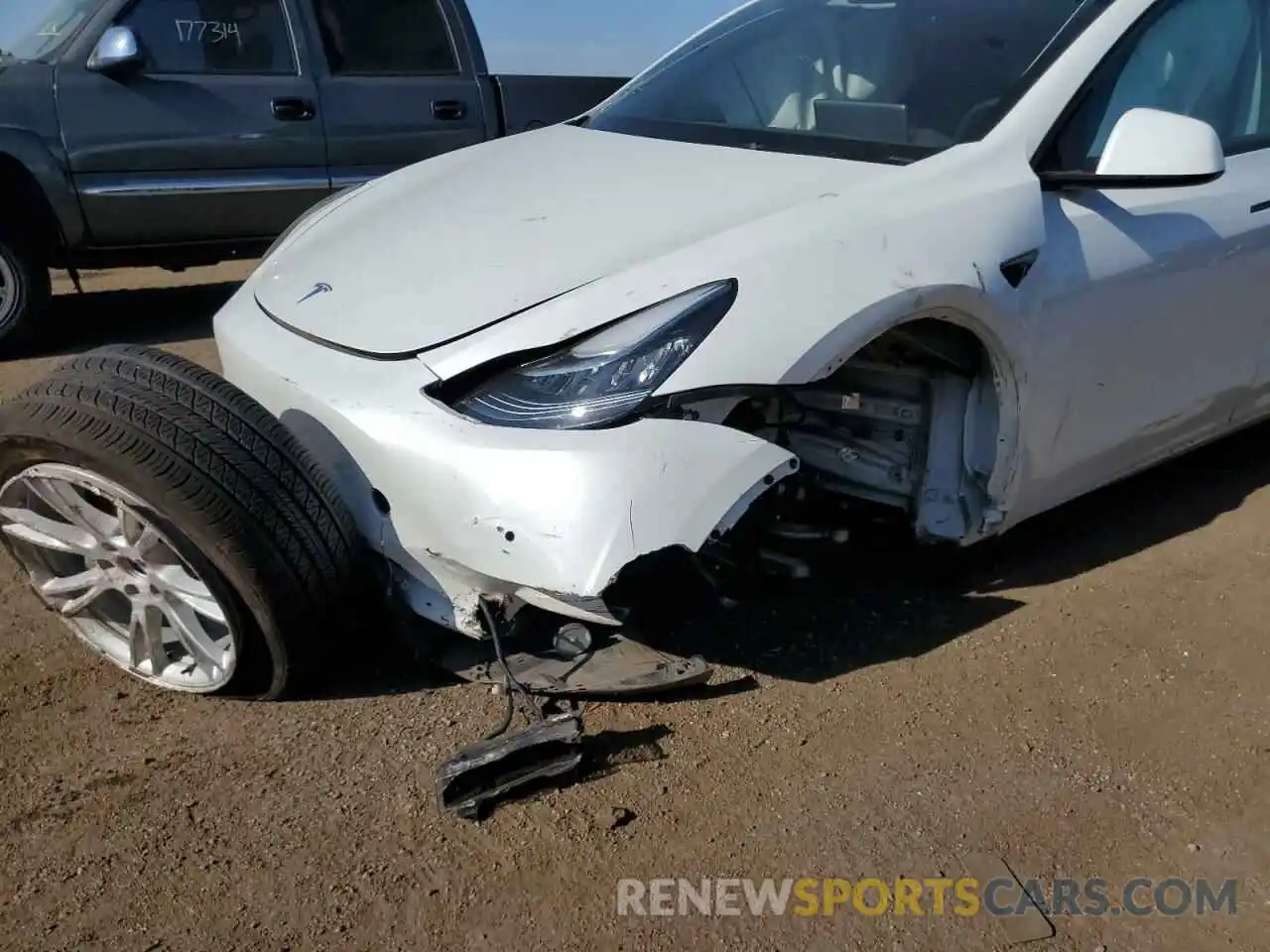 9 Photograph of a damaged car 7SAYGDEE1NF337573 TESLA MODEL Y 2022