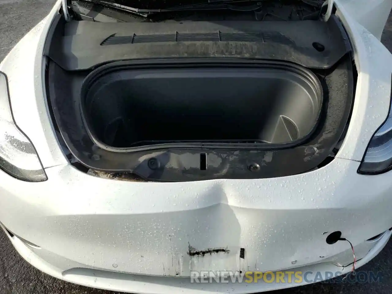 11 Photograph of a damaged car 7SAYGDEE1NF338349 TESLA MODEL Y 2022