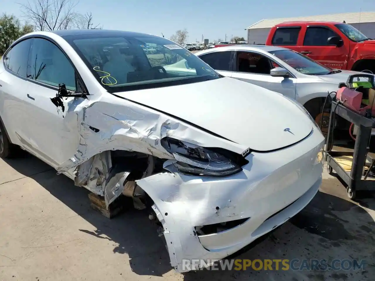 9 Photograph of a damaged car 7SAYGDEE1NF354311 TESLA MODEL Y 2022