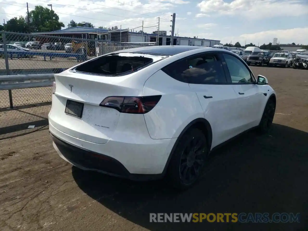 4 Photograph of a damaged car 7SAYGDEE1NF386532 TESLA MODEL Y 2022