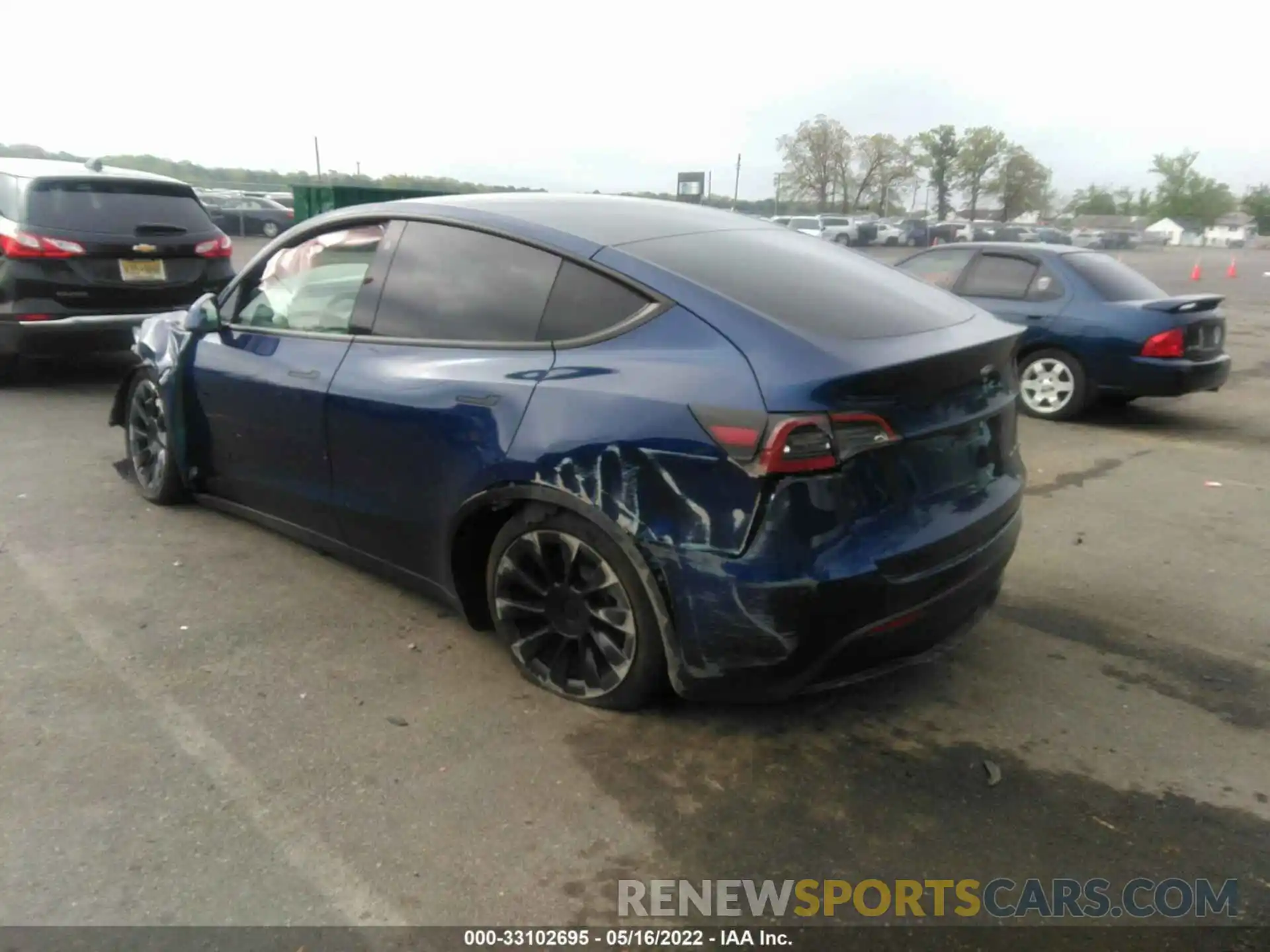 3 Photograph of a damaged car 7SAYGDEE1NF394310 TESLA MODEL Y 2022