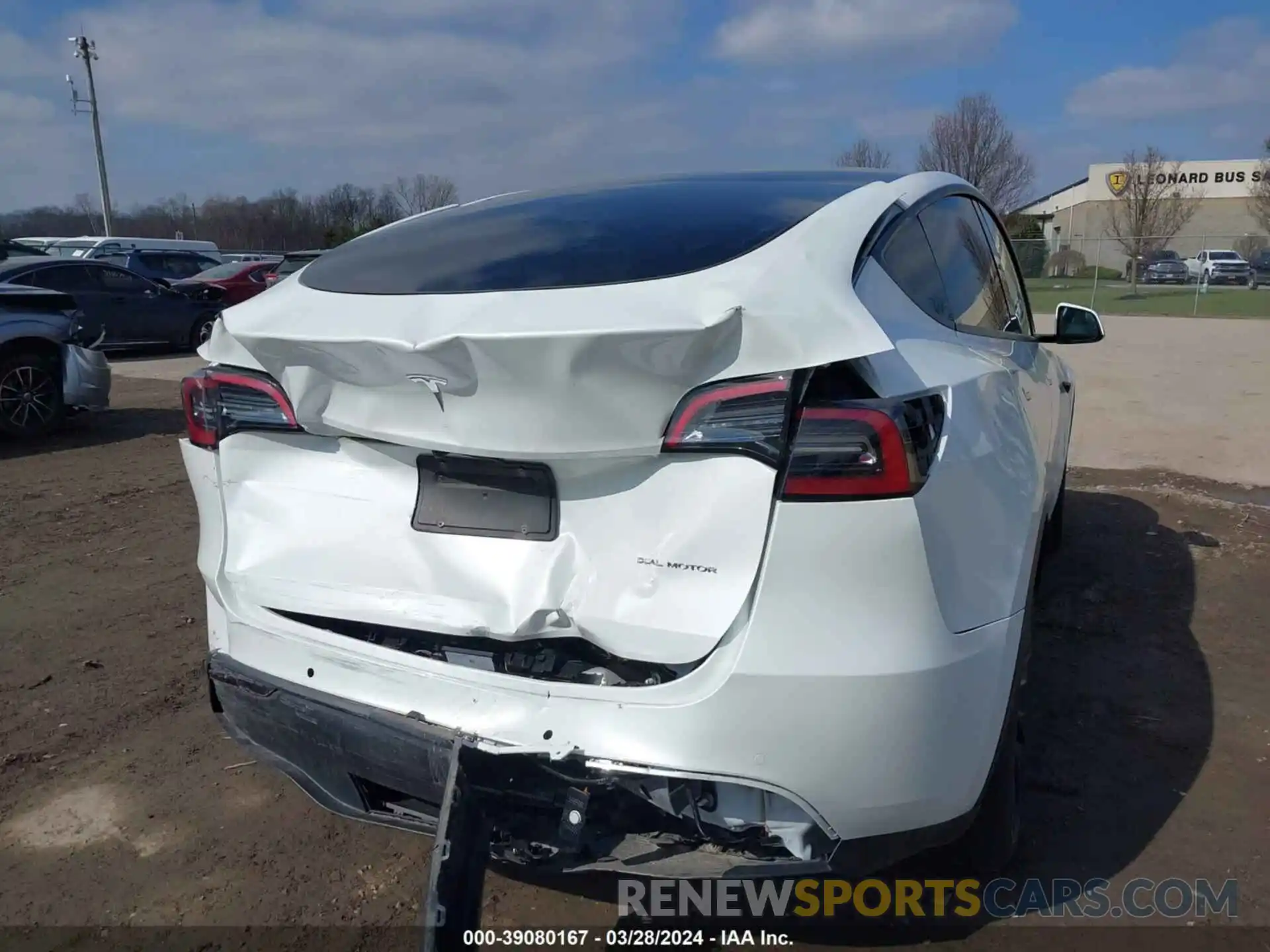 6 Photograph of a damaged car 7SAYGDEE1NF419206 TESLA MODEL Y 2022