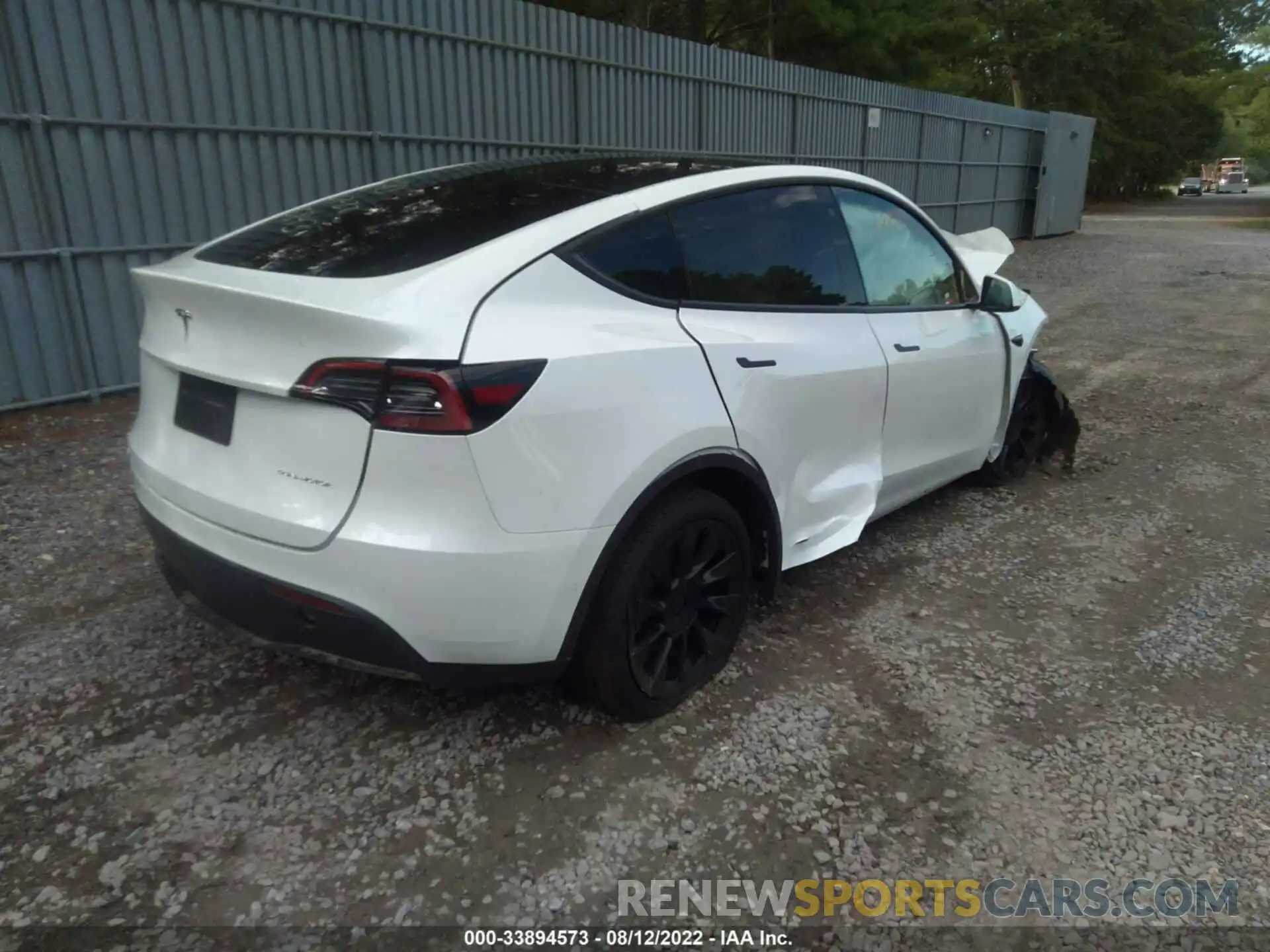 4 Photograph of a damaged car 7SAYGDEE1NF435843 TESLA MODEL Y 2022